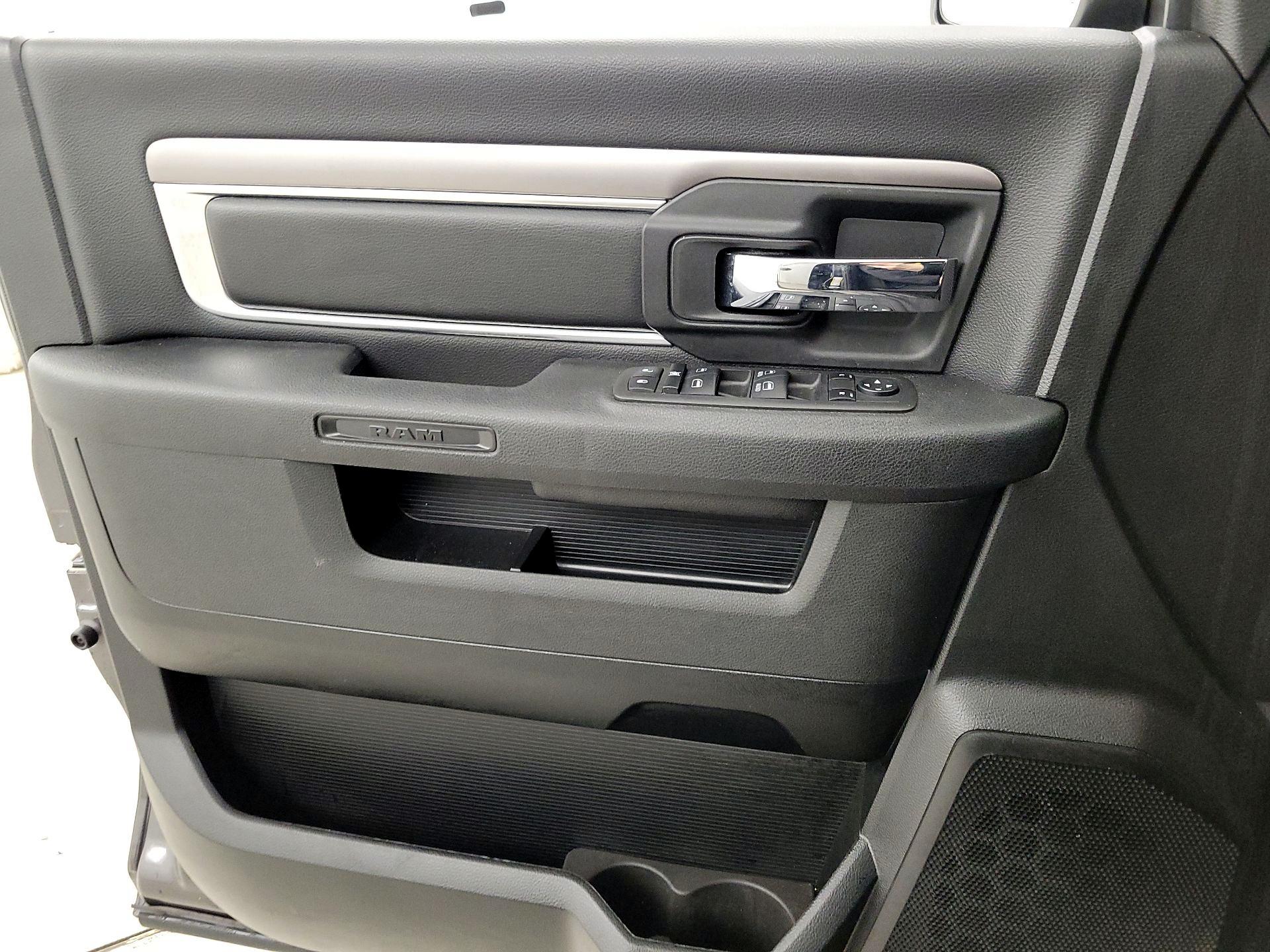Thumbnail: 2022 RAM 1500 Classic - 12