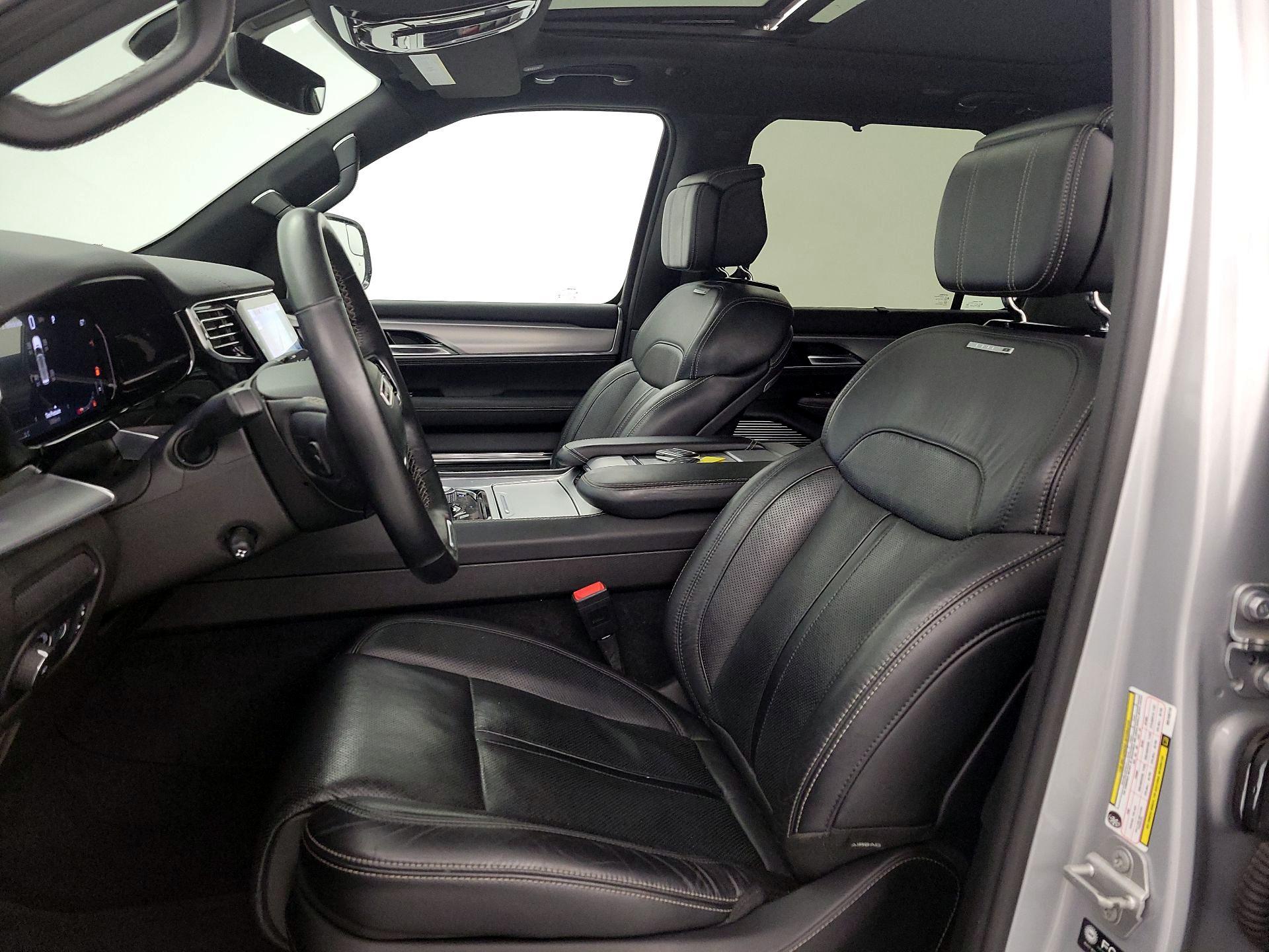 Thumbnail: 2022 Jeep Grand Wagoneer - 11