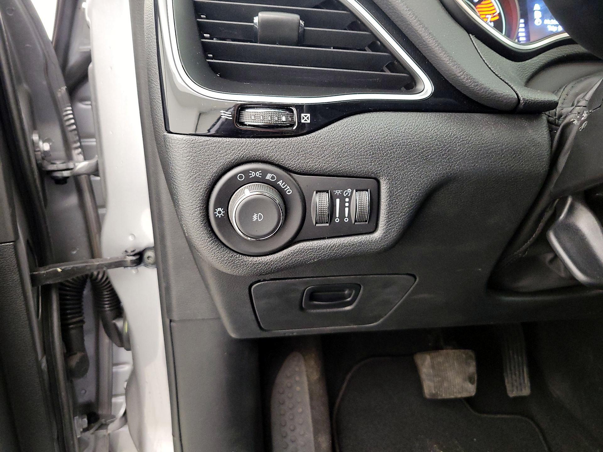 Thumbnail: 2021 Jeep Cherokee - 13