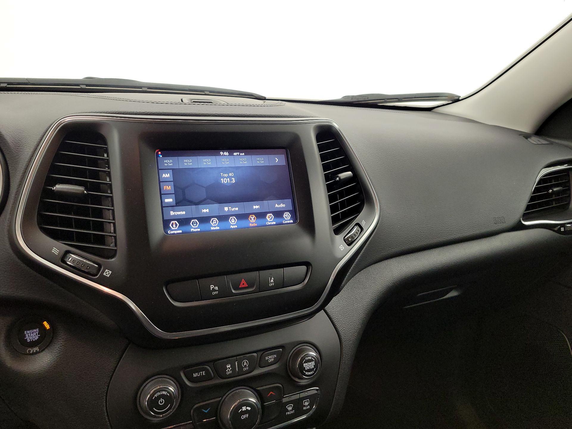 Thumbnail: 2021 Jeep Cherokee - 16