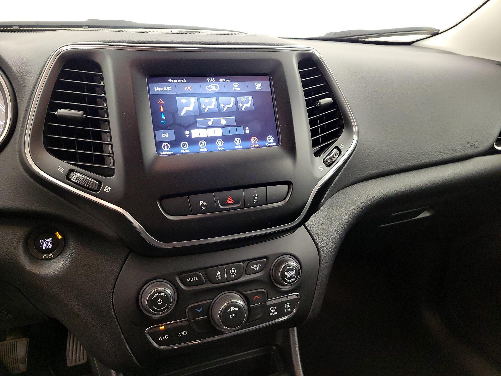 Thumbnail: 2021 Jeep Cherokee - 17