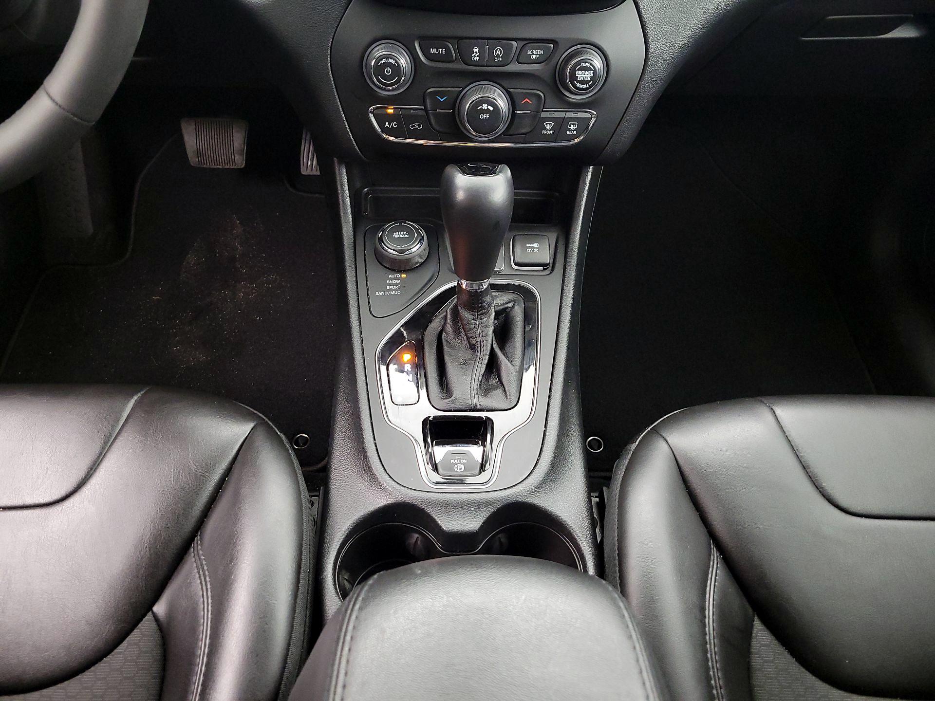 Thumbnail: 2021 Jeep Cherokee - 18