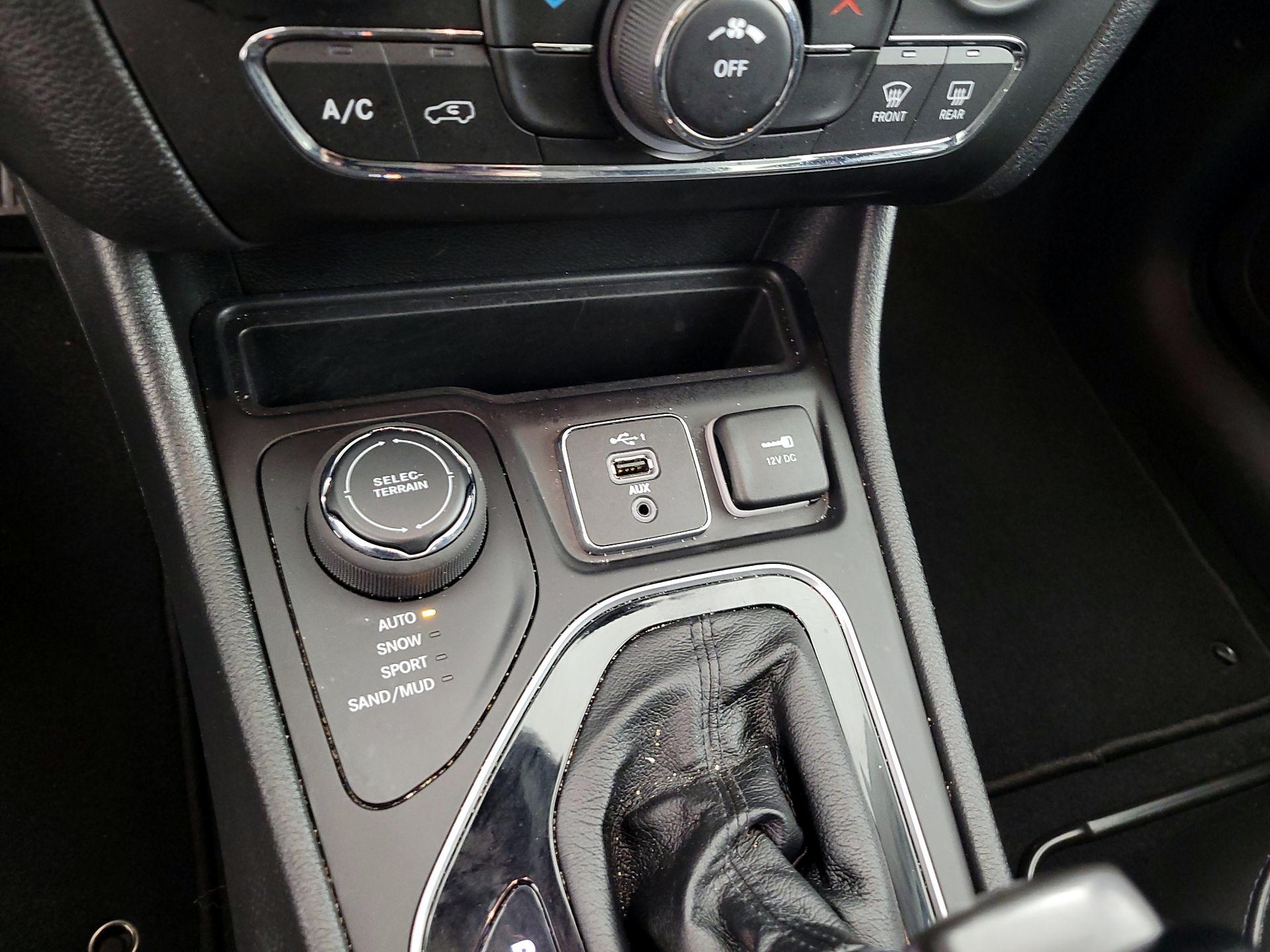 Thumbnail: 2021 Jeep Cherokee - 19