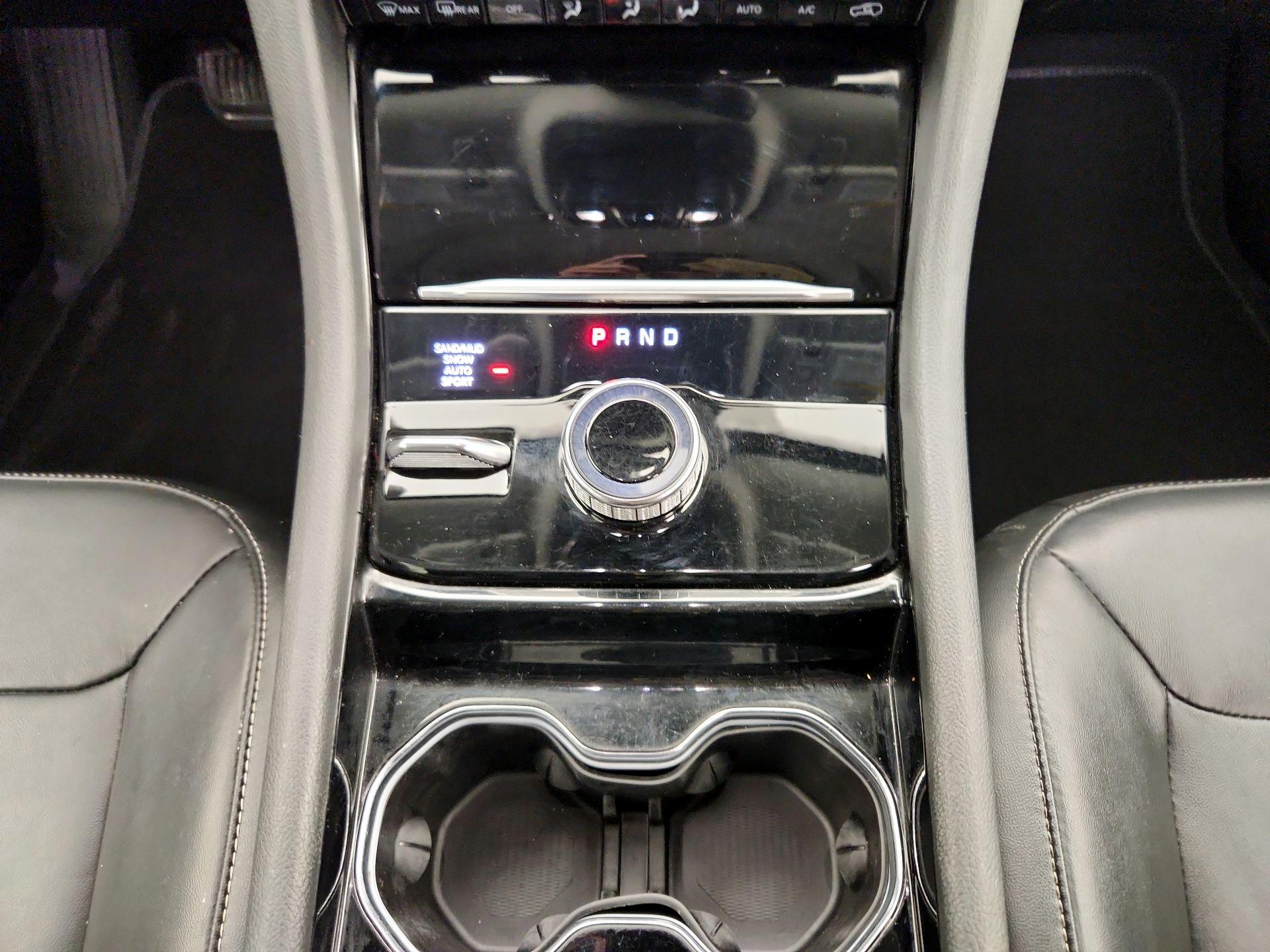 Thumbnail: 2023 Jeep Grand Cherokee L - 18