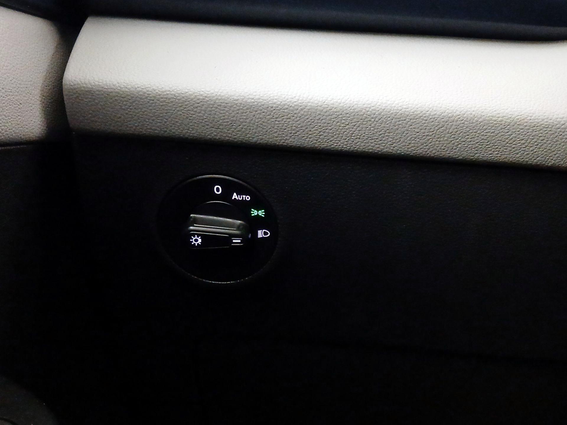 Thumbnail: 2023 Volkswagen Taos - 13