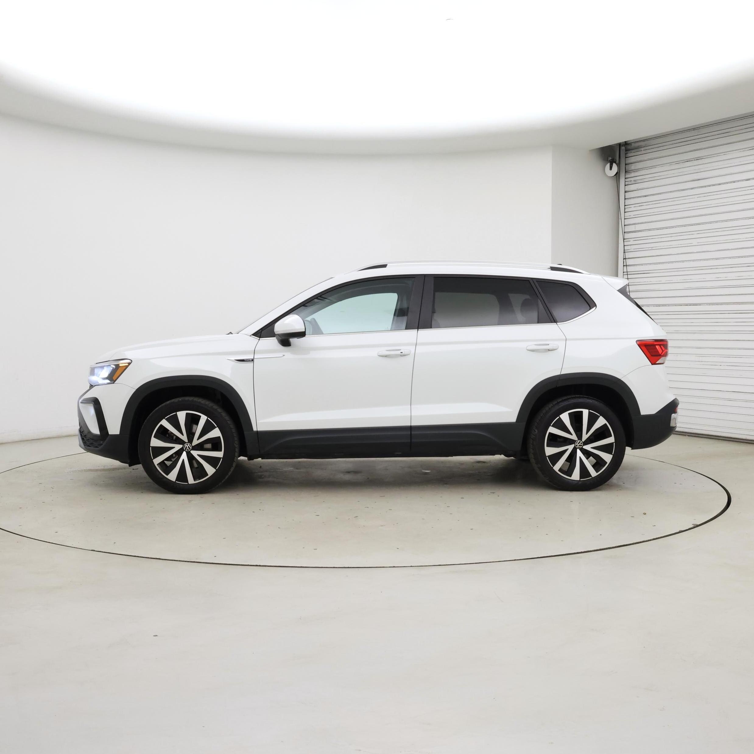 Thumbnail: 2023 Volkswagen Taos - 3