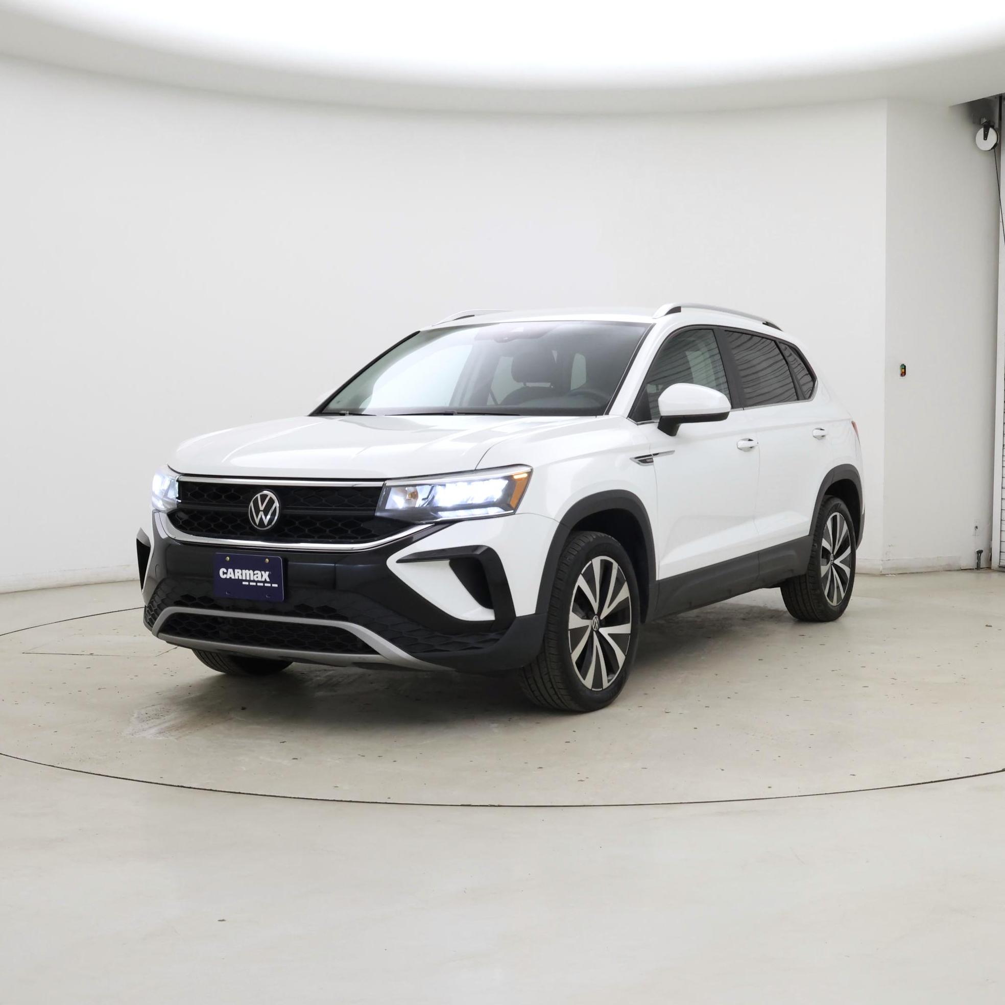 Thumbnail: 2023 Volkswagen Taos - 4