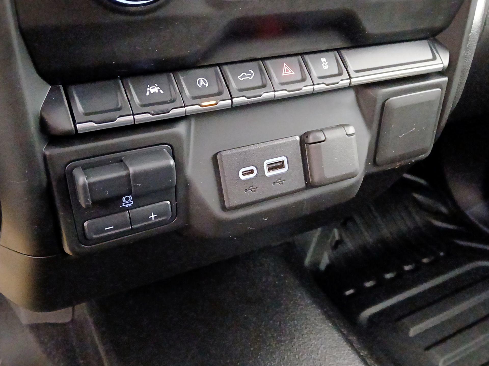 Thumbnail: 2023 Chevrolet Silverado 1500 - 18