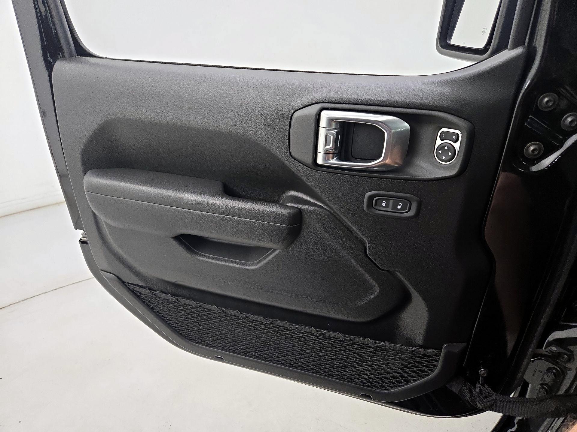 Thumbnail: 2022 Jeep Wrangler - 12