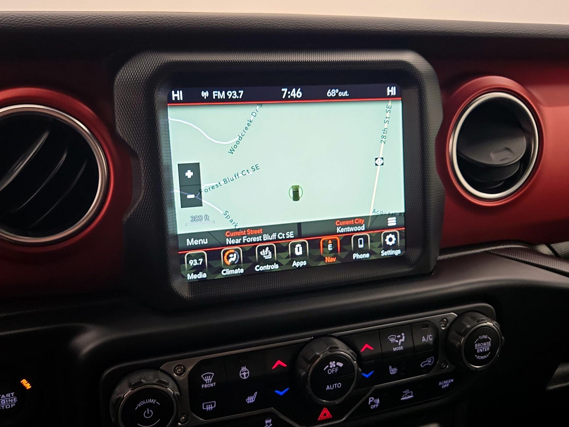 Thumbnail: 2022 Jeep Wrangler - 14