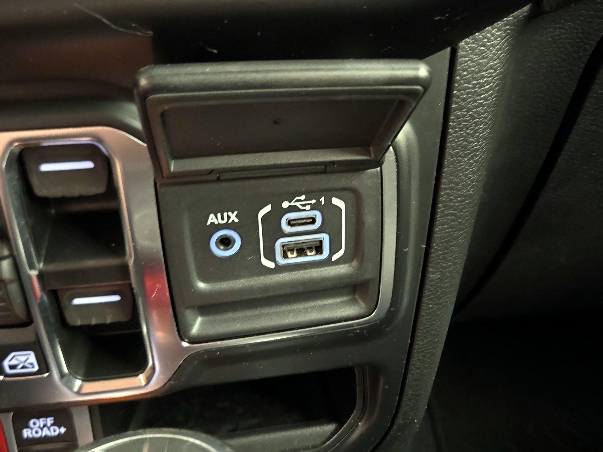 Thumbnail: 2022 Jeep Wrangler - 19