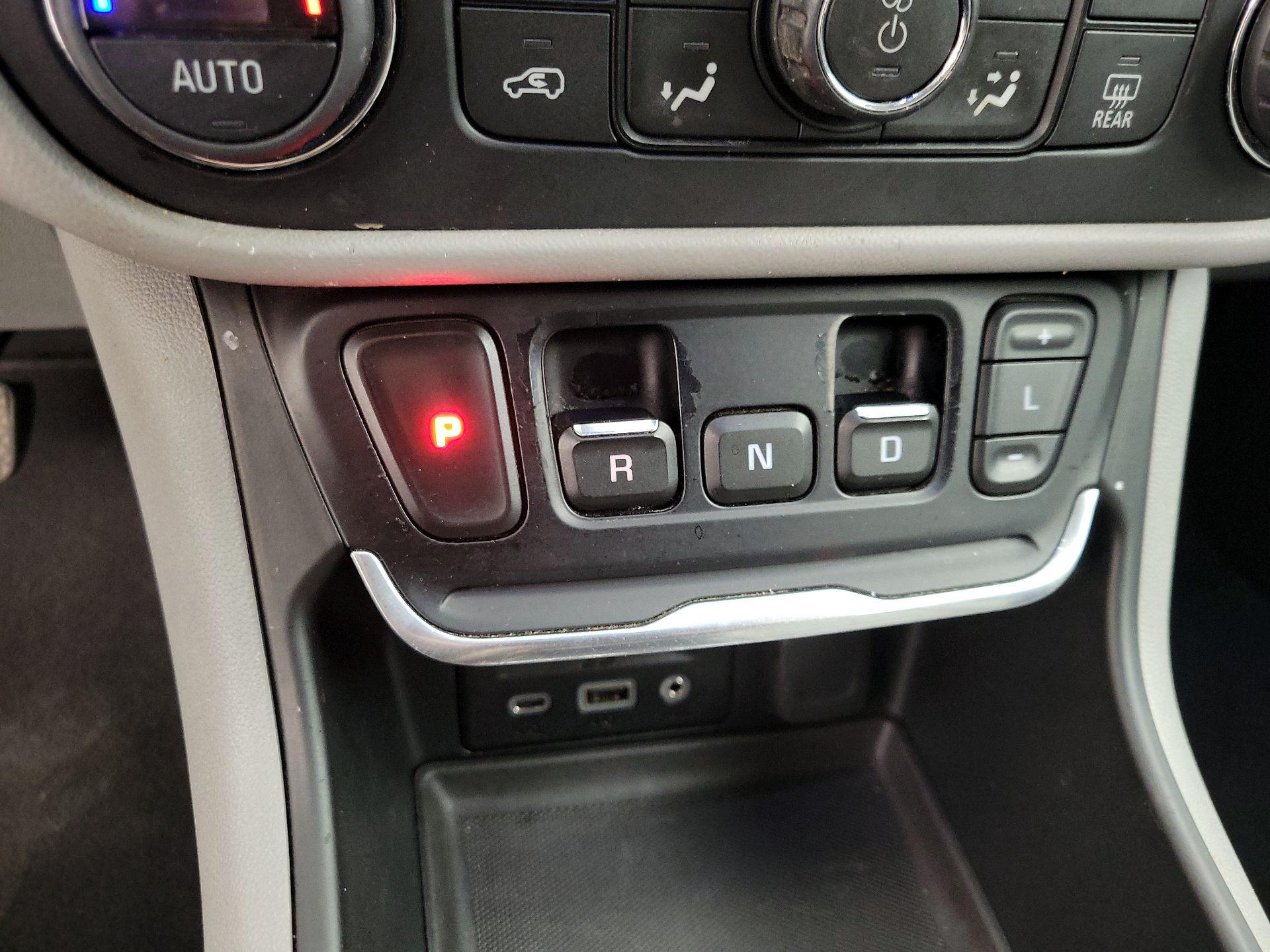 Thumbnail: 2018 GMC Terrain - 17