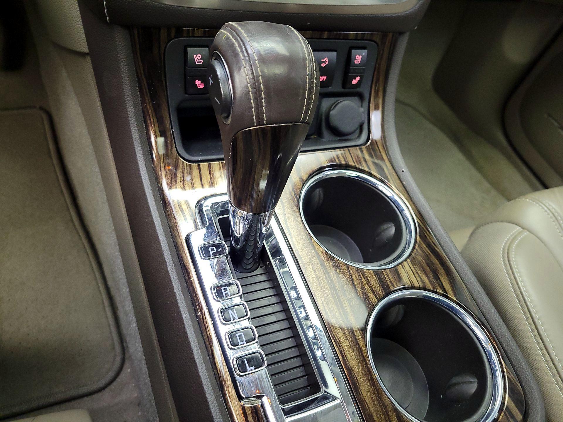 Thumbnail: 2015 GMC Acadia - 16