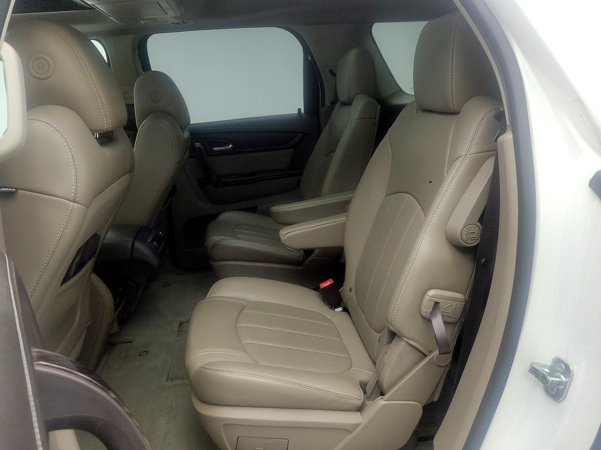 Thumbnail: 2015 GMC Acadia - 19