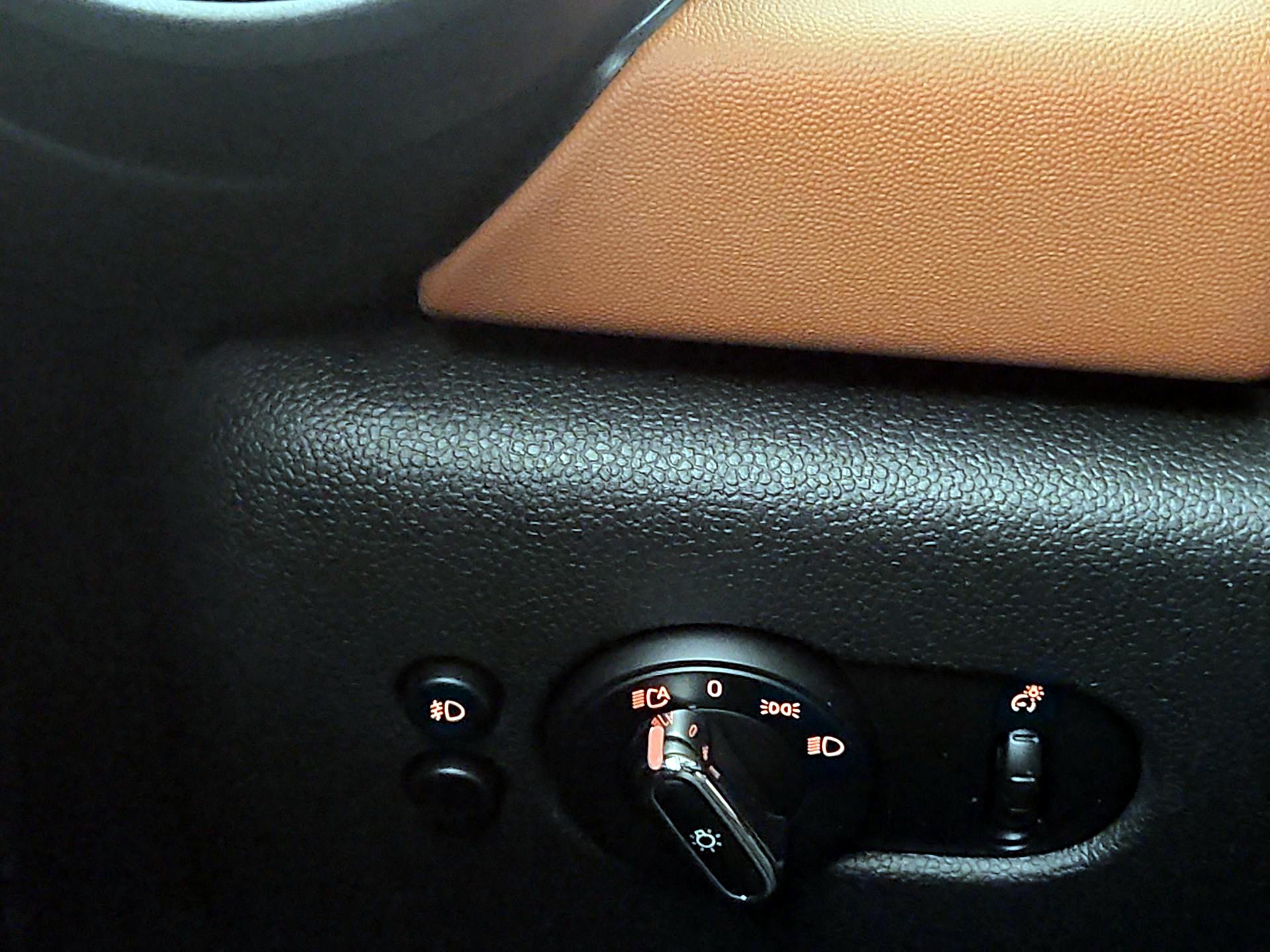 Thumbnail: 2019 MINI Cooper Hardtop - 13