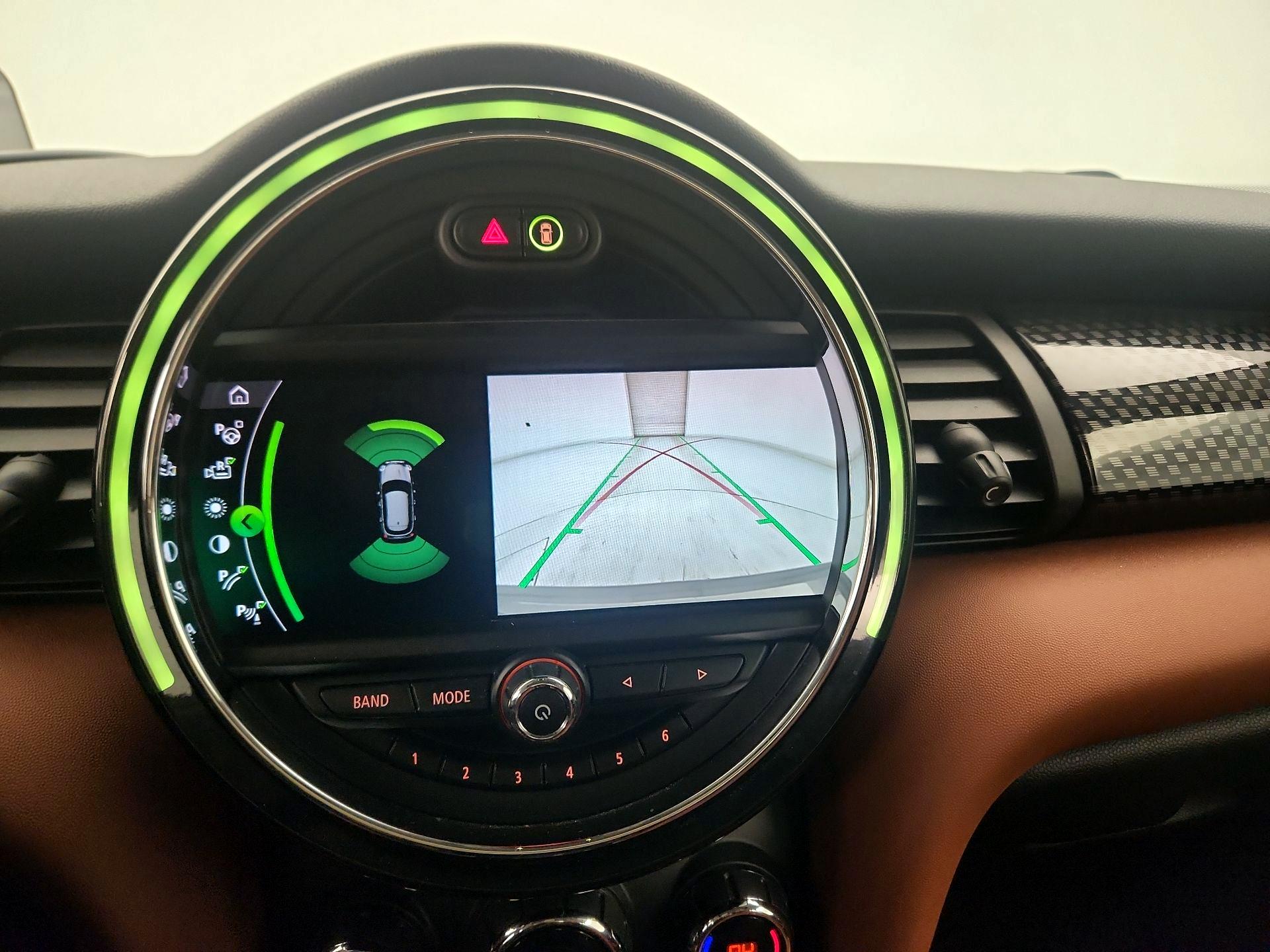 Thumbnail: 2019 MINI Cooper Hardtop - 15