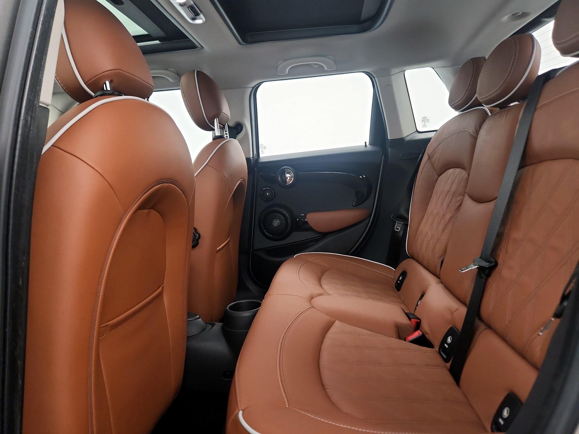 Thumbnail: 2019 MINI Cooper Hardtop - 20