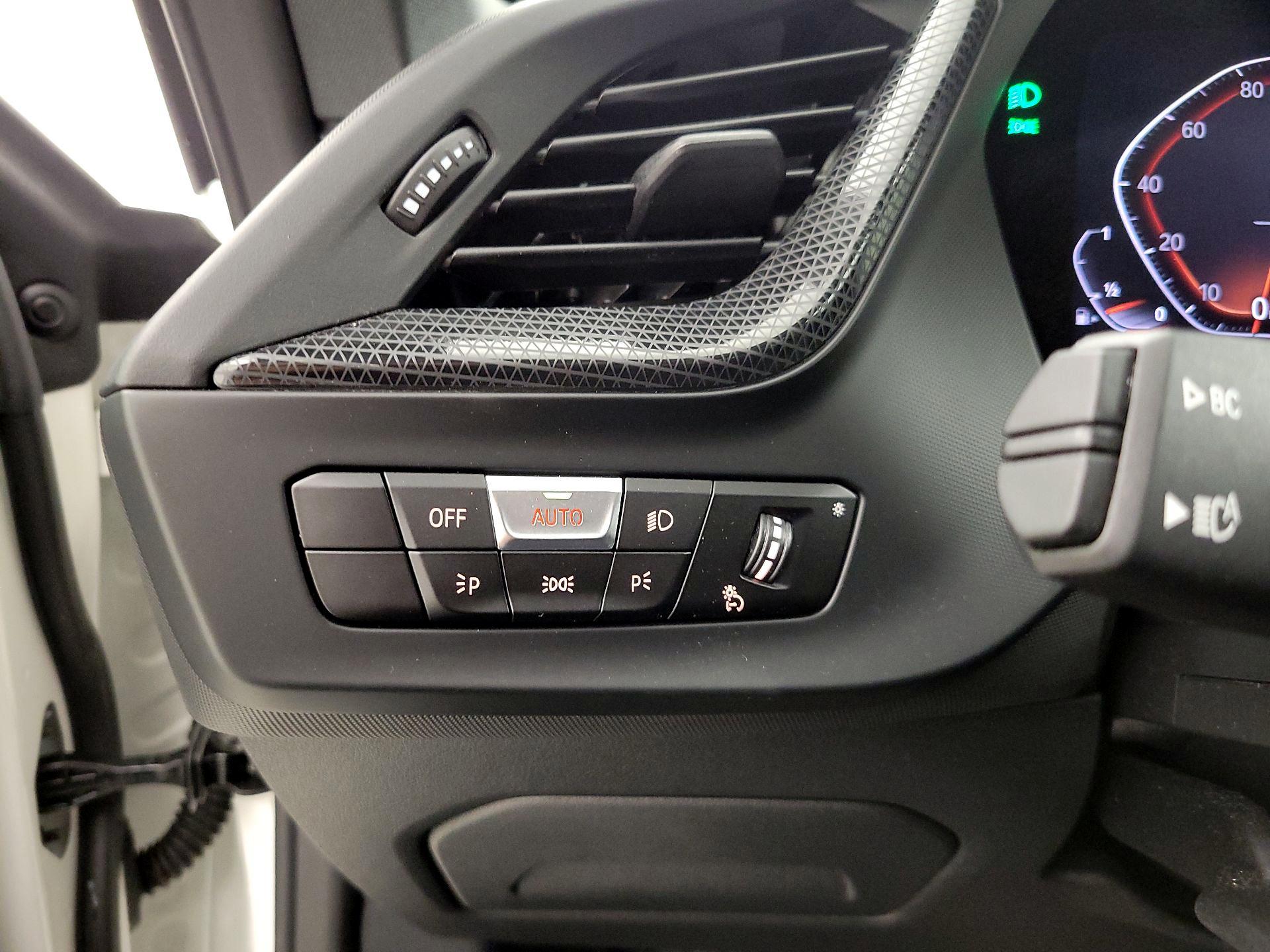 Thumbnail: 2024 BMW 2 Series - 13