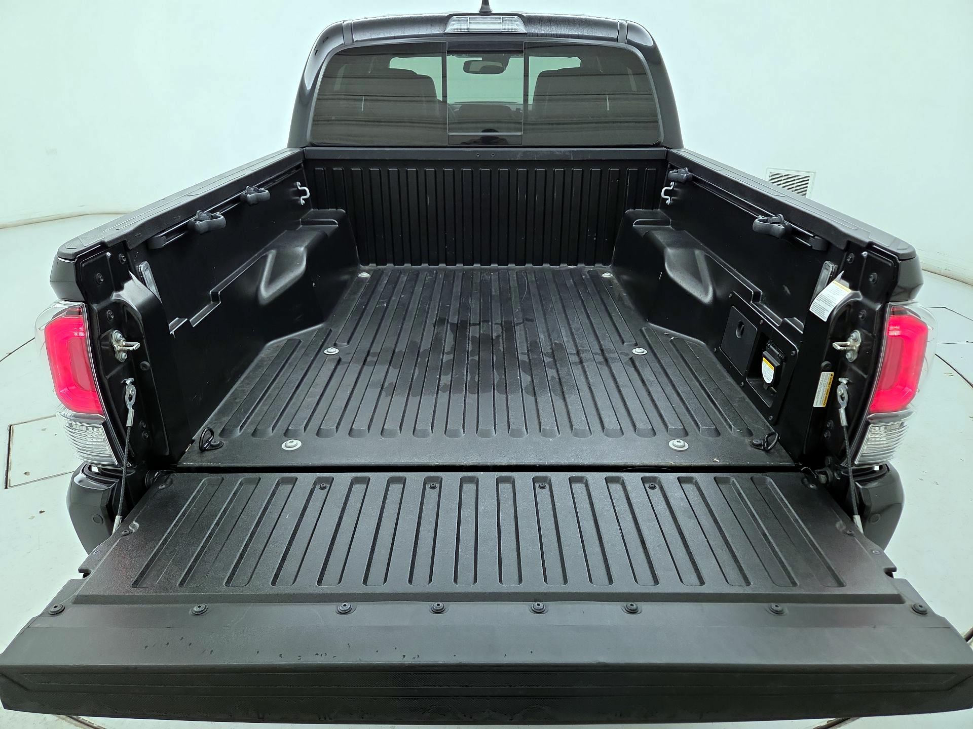 Thumbnail: 2020 Toyota Tacoma - 20