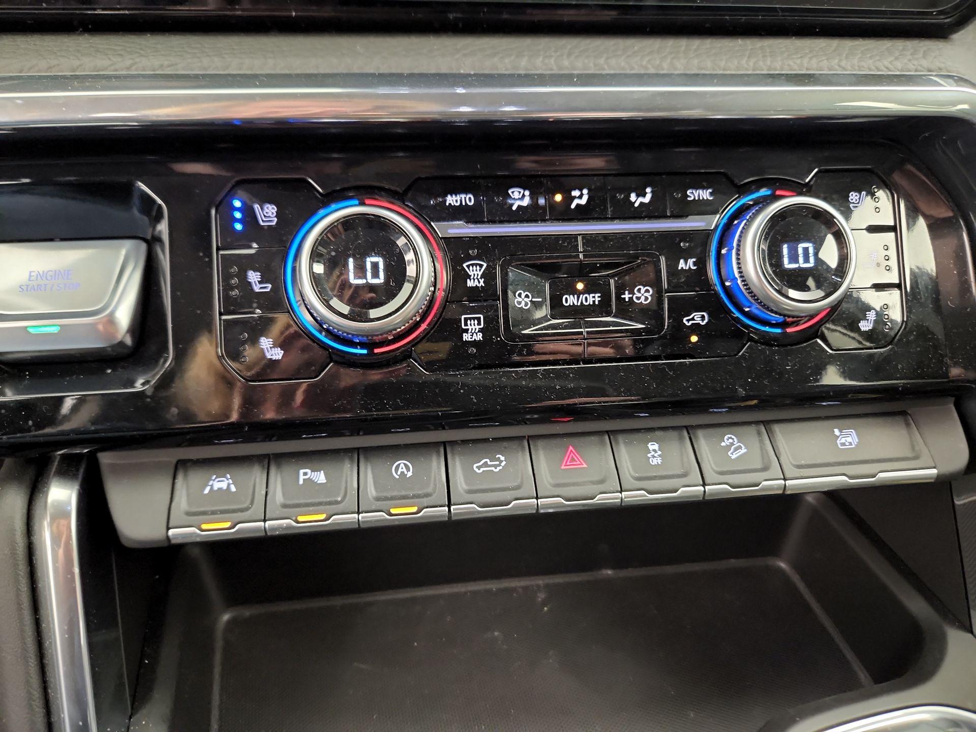 Thumbnail: 2024 GMC Sierra 1500 - 17