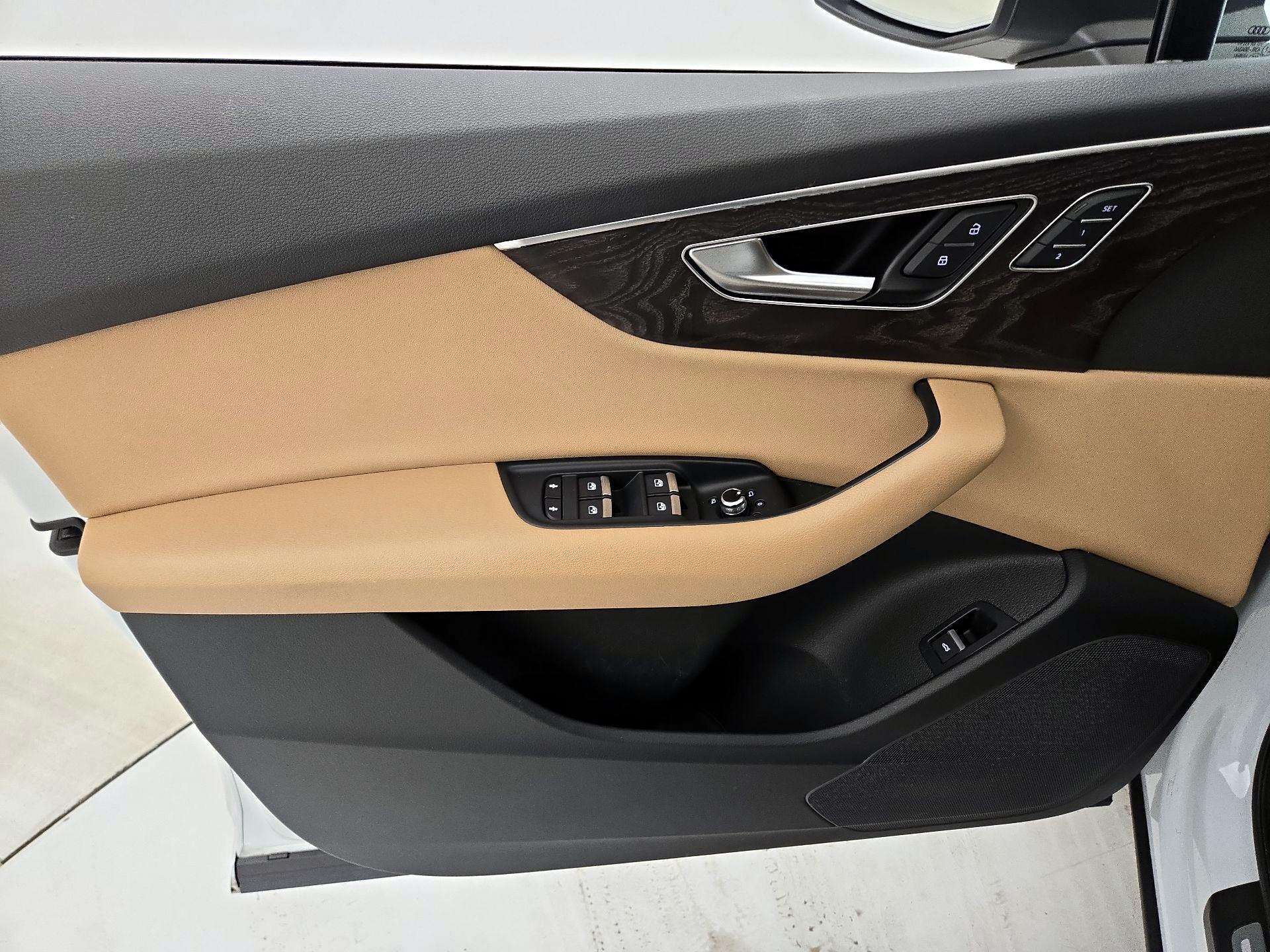 Thumbnail: 2020 Audi Q7 - 12