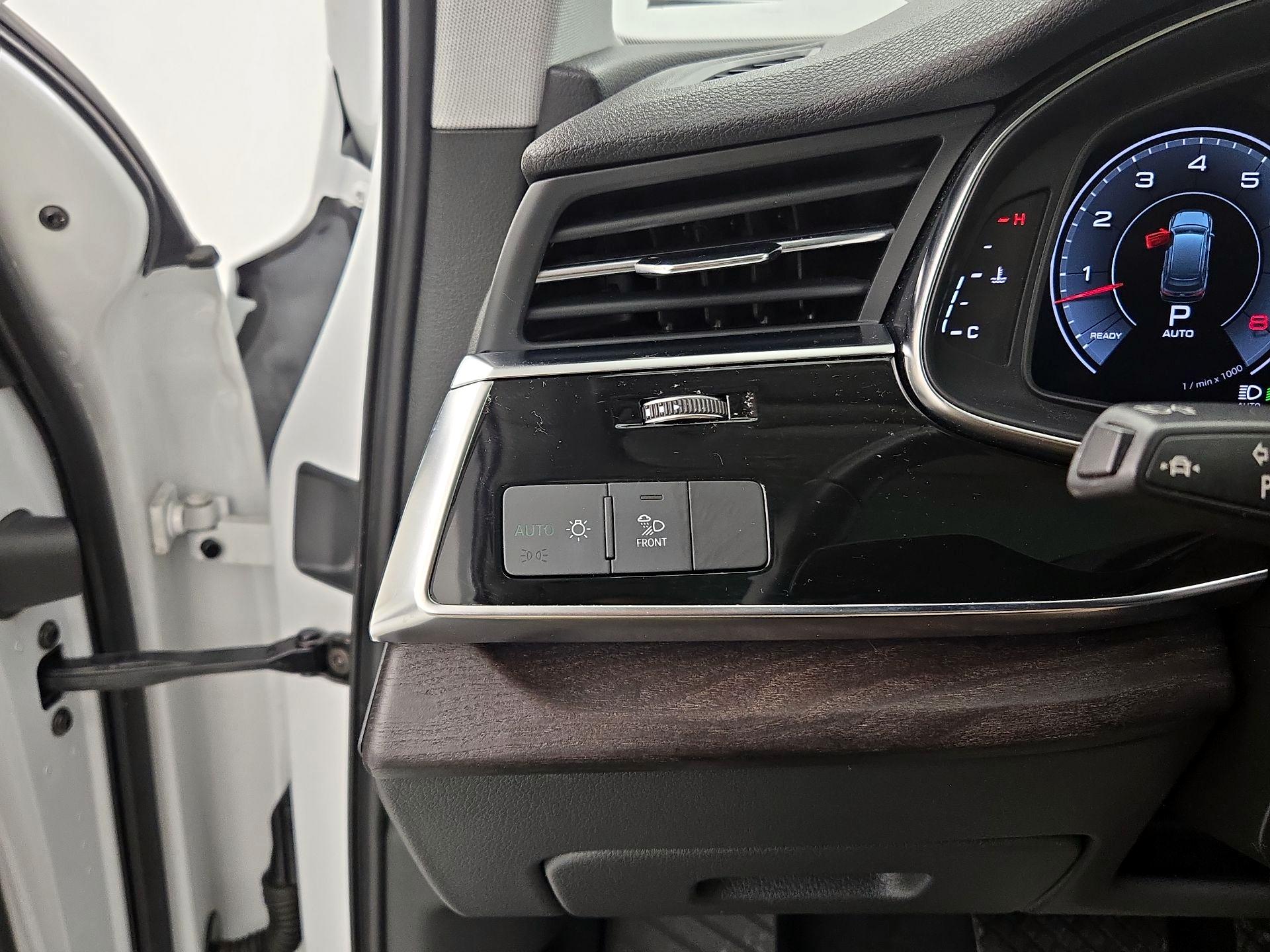 Thumbnail: 2020 Audi Q7 - 13