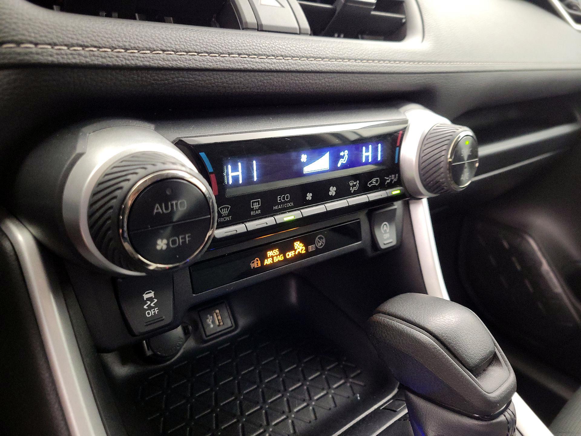 Thumbnail: 2024 Toyota RAV4 - 17