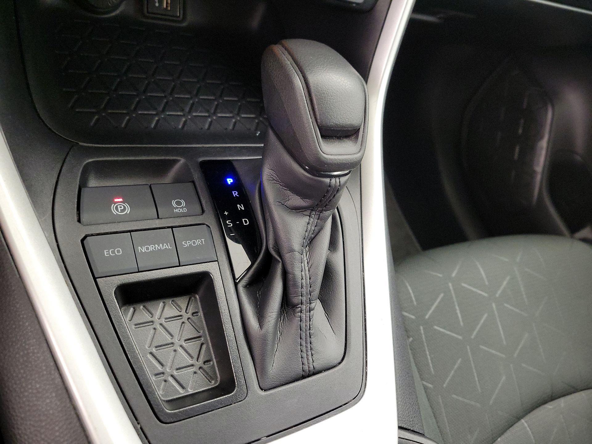 Thumbnail: 2024 Toyota RAV4 - 18