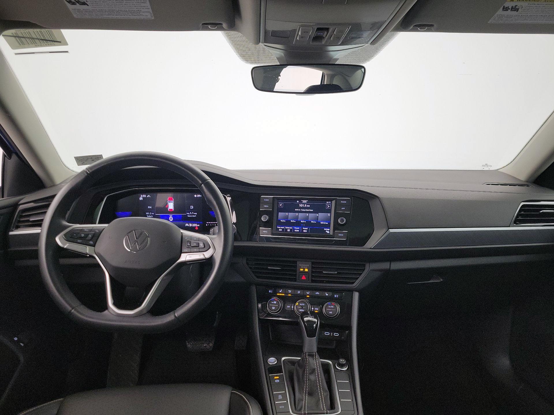 Thumbnail: 2024 Volkswagen Jetta - 9