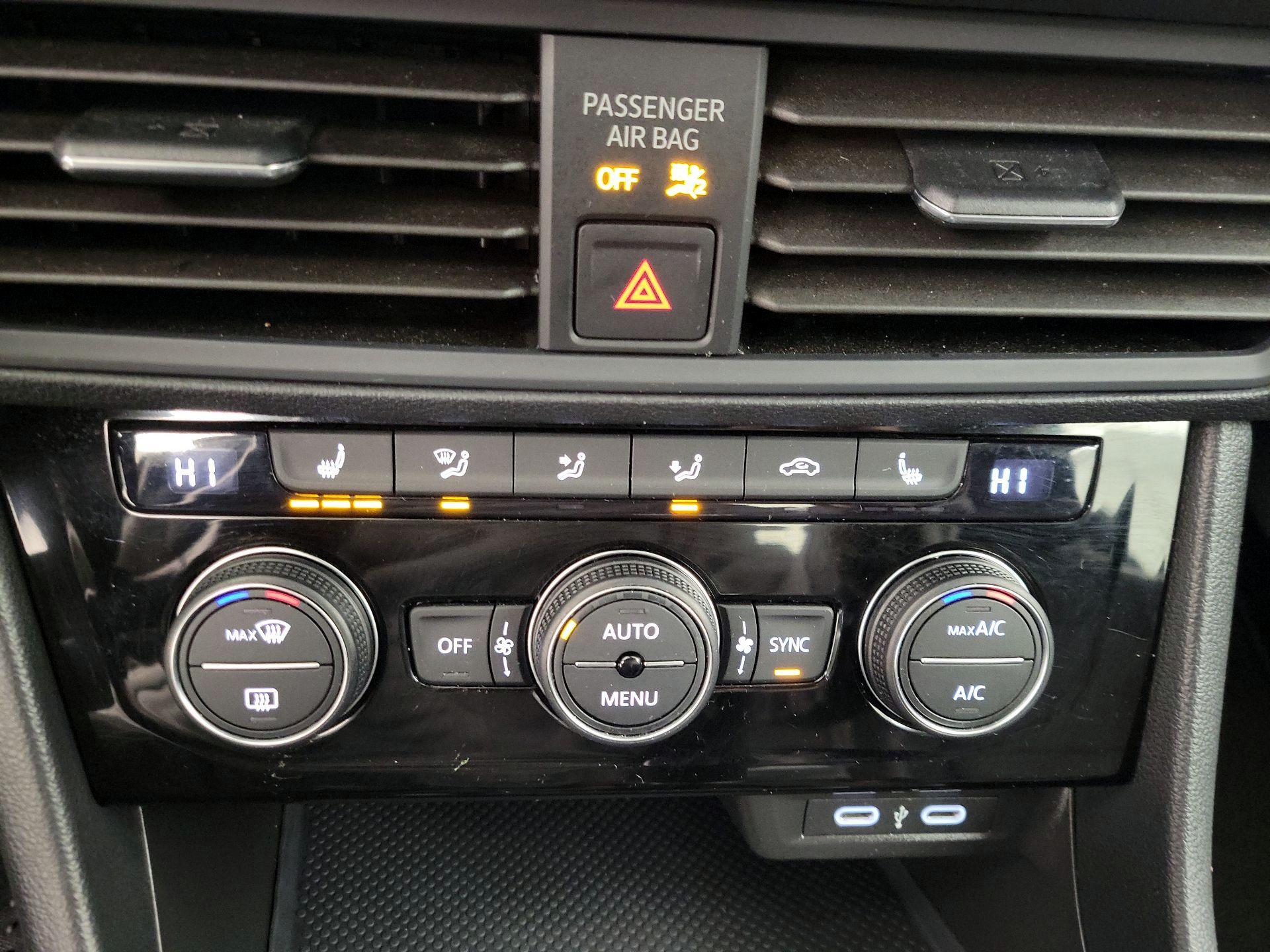 Thumbnail: 2024 Volkswagen Jetta - 16