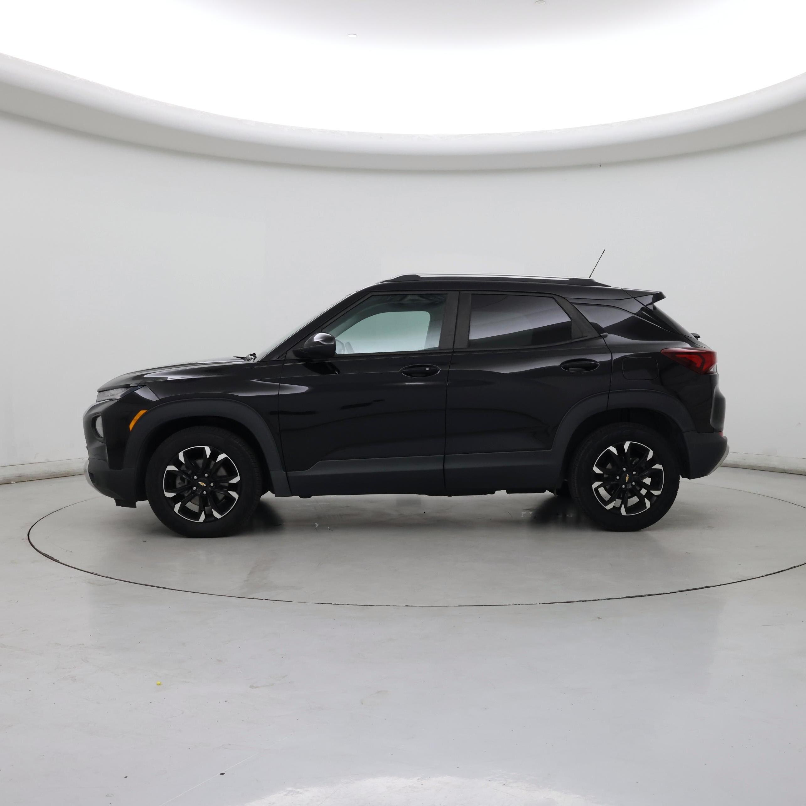 Thumbnail: 2021 Chevrolet TrailBlazer - 3