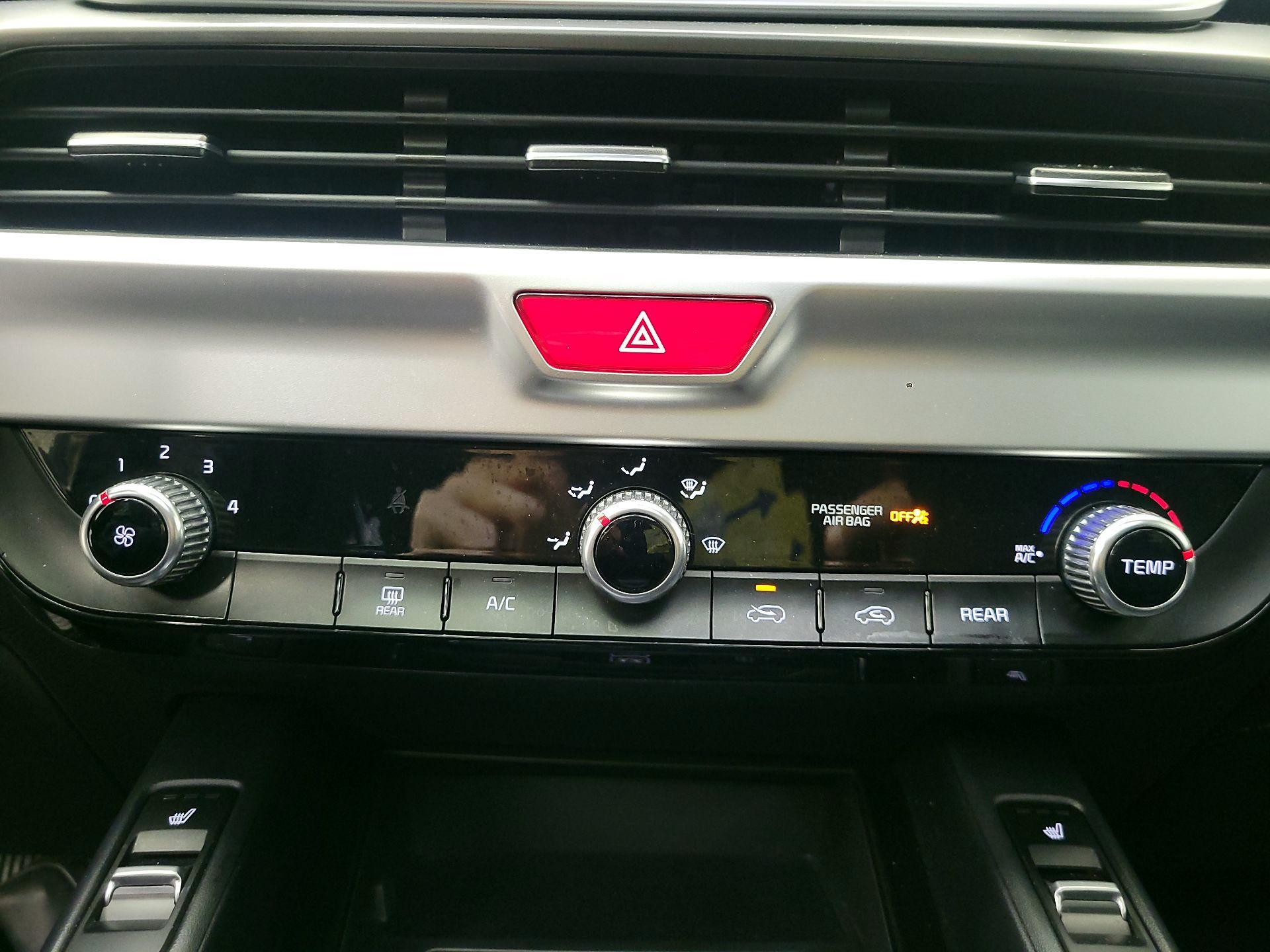 Thumbnail: 2020 Kia Telluride - 14