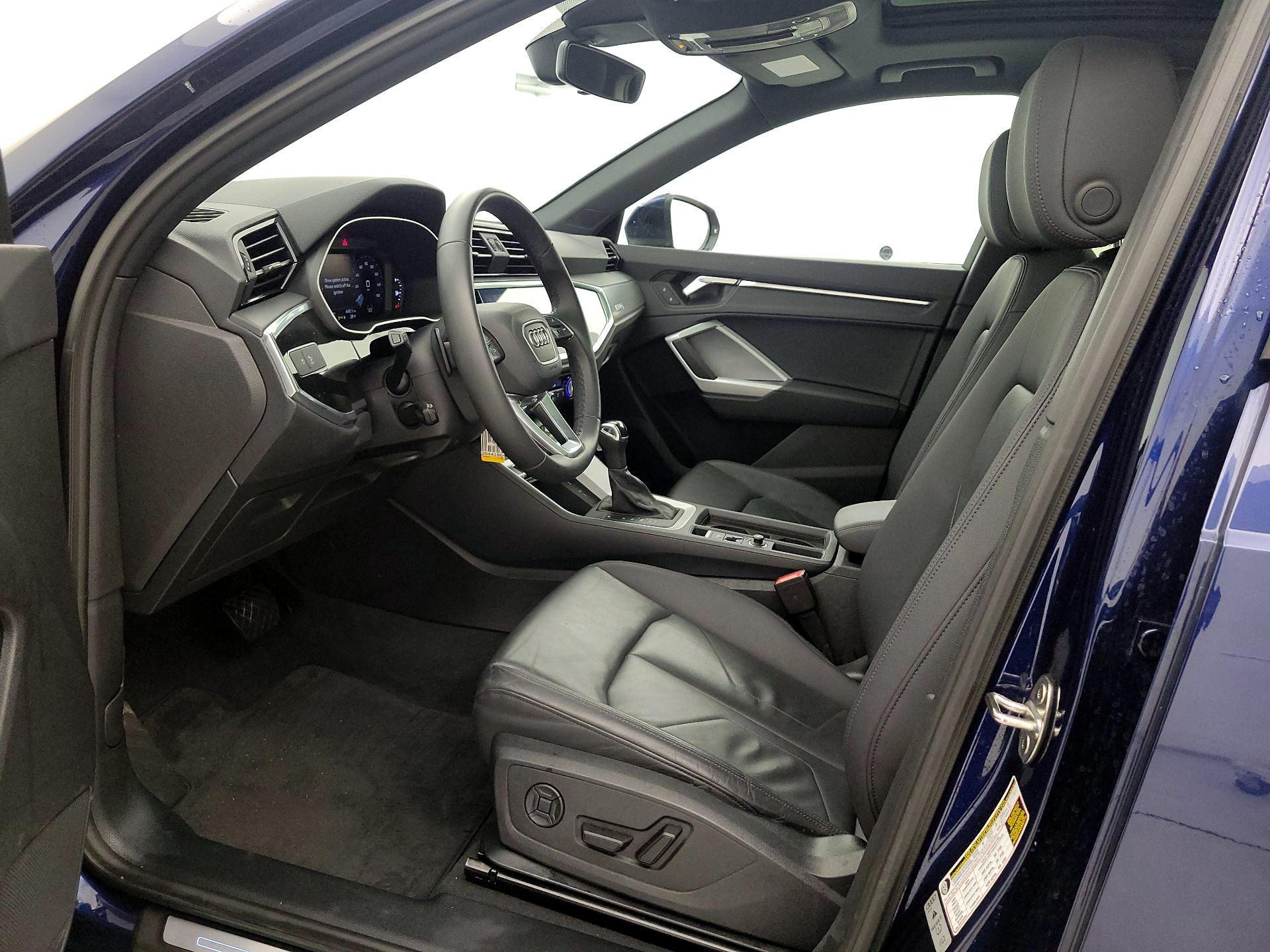 Thumbnail: 2025 Audi Q3 - 11