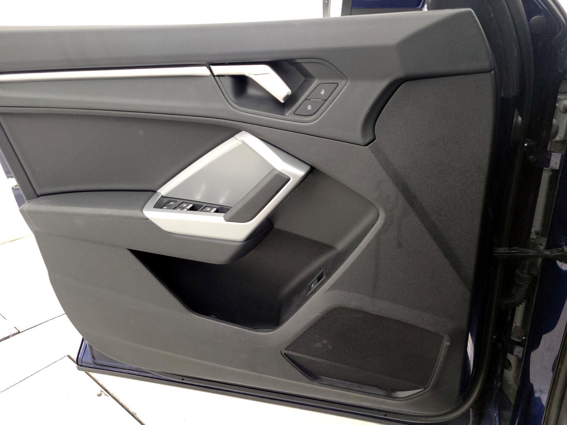 Thumbnail: 2025 Audi Q3 - 12