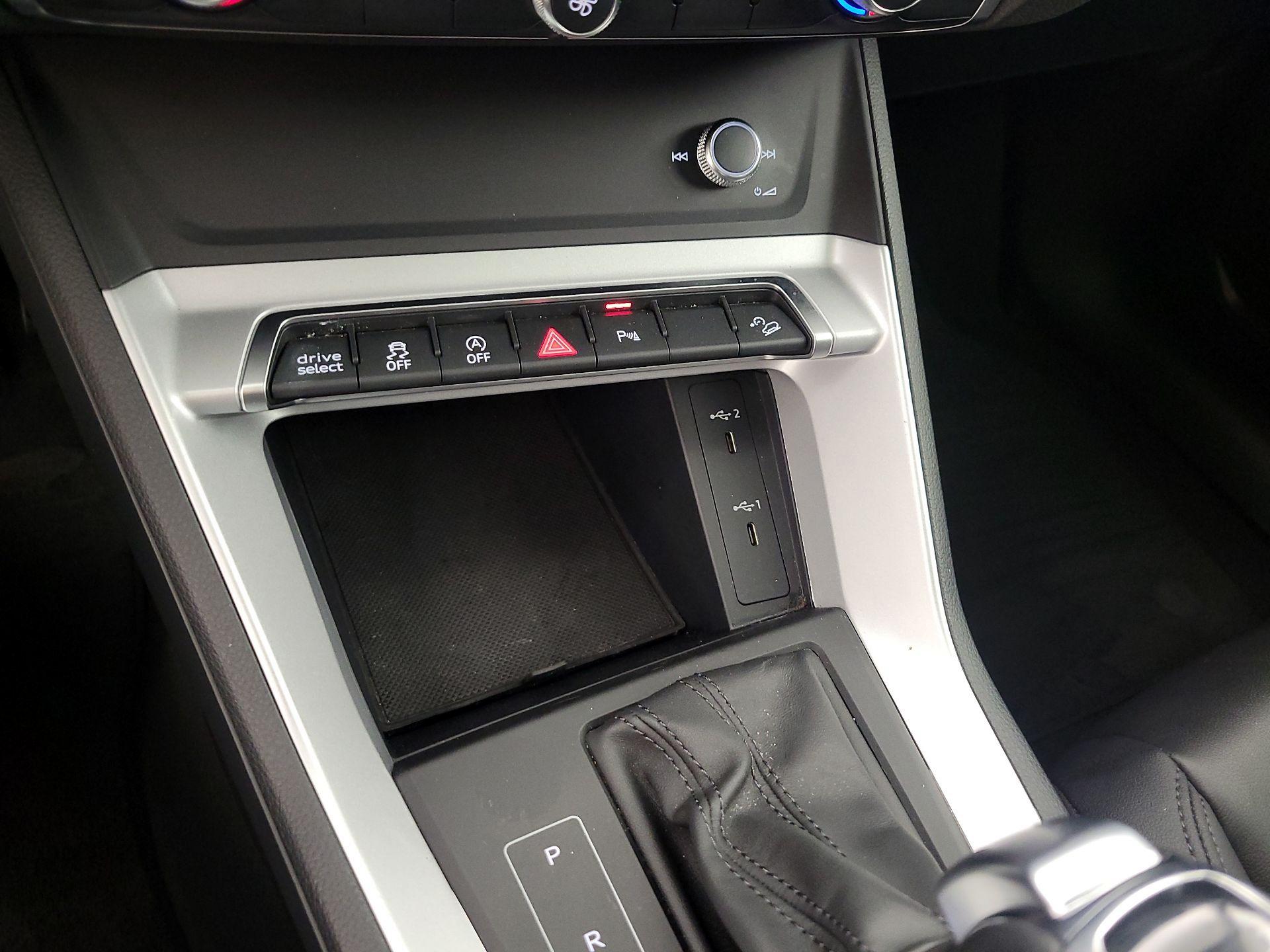 Thumbnail: 2025 Audi Q3 - 18