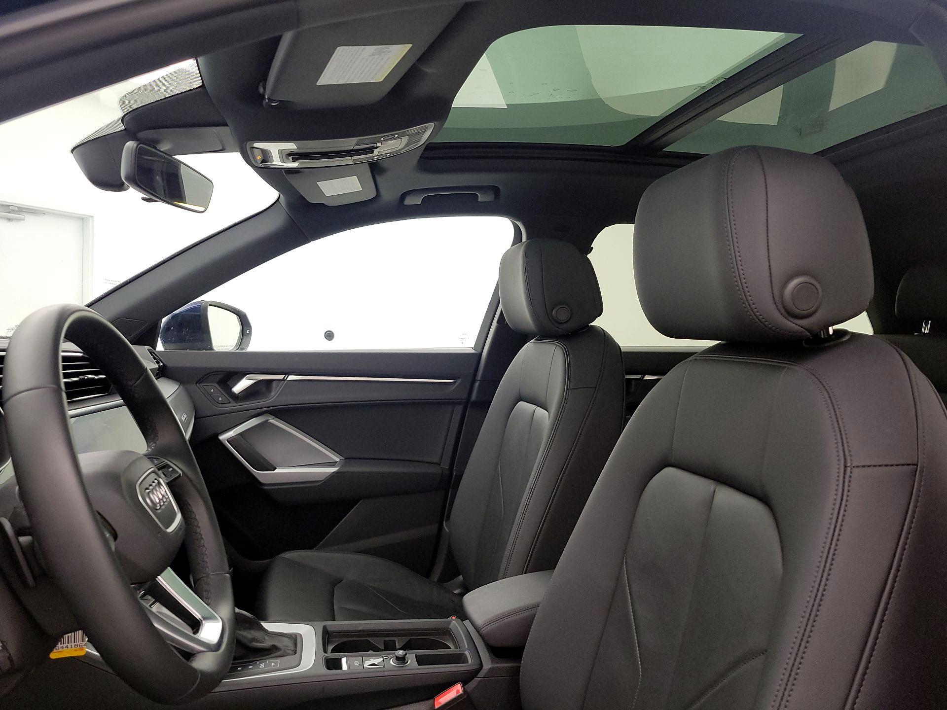 Thumbnail: 2025 Audi Q3 - 19