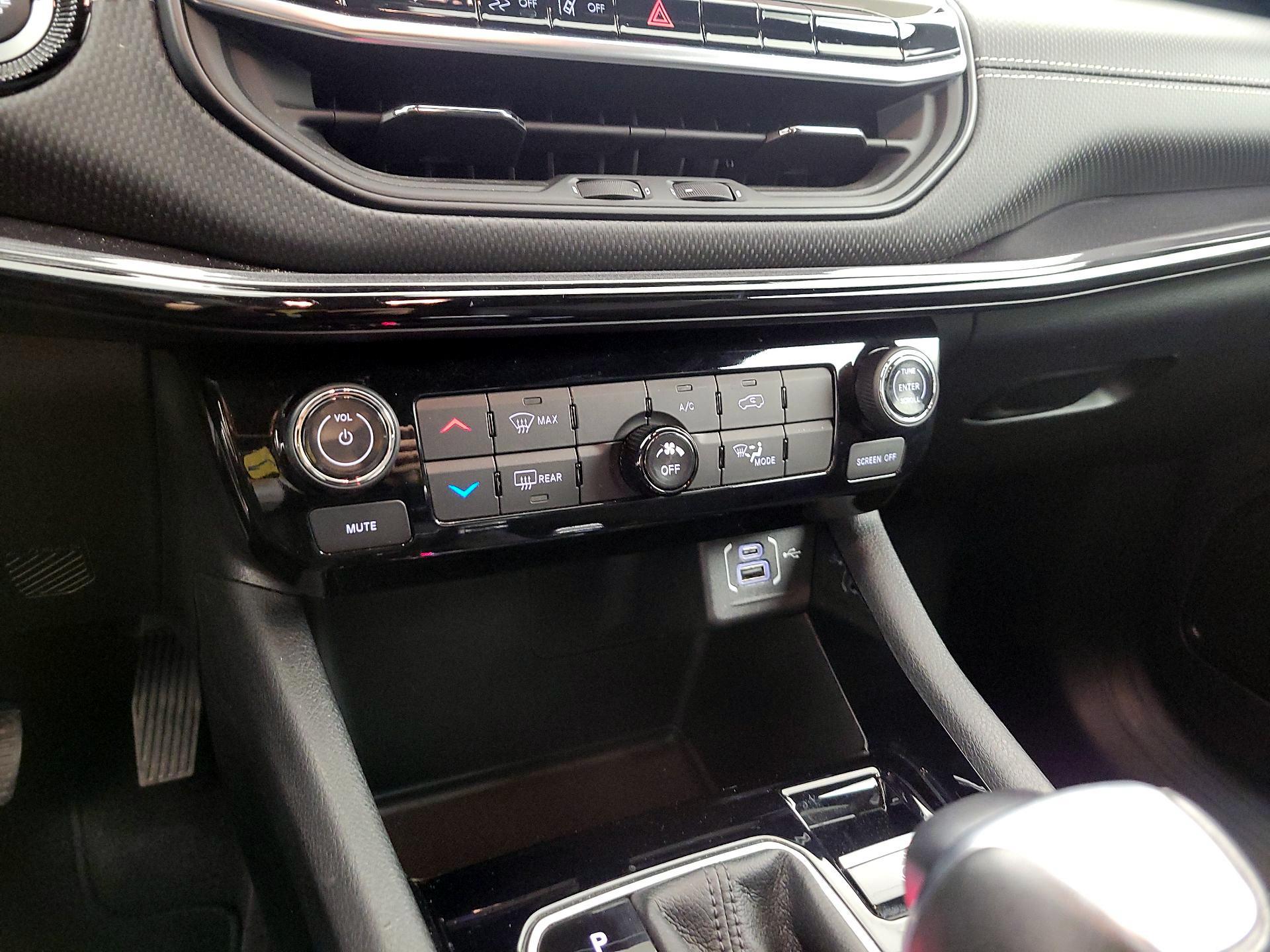 Thumbnail: 2024 Jeep Compass - 16