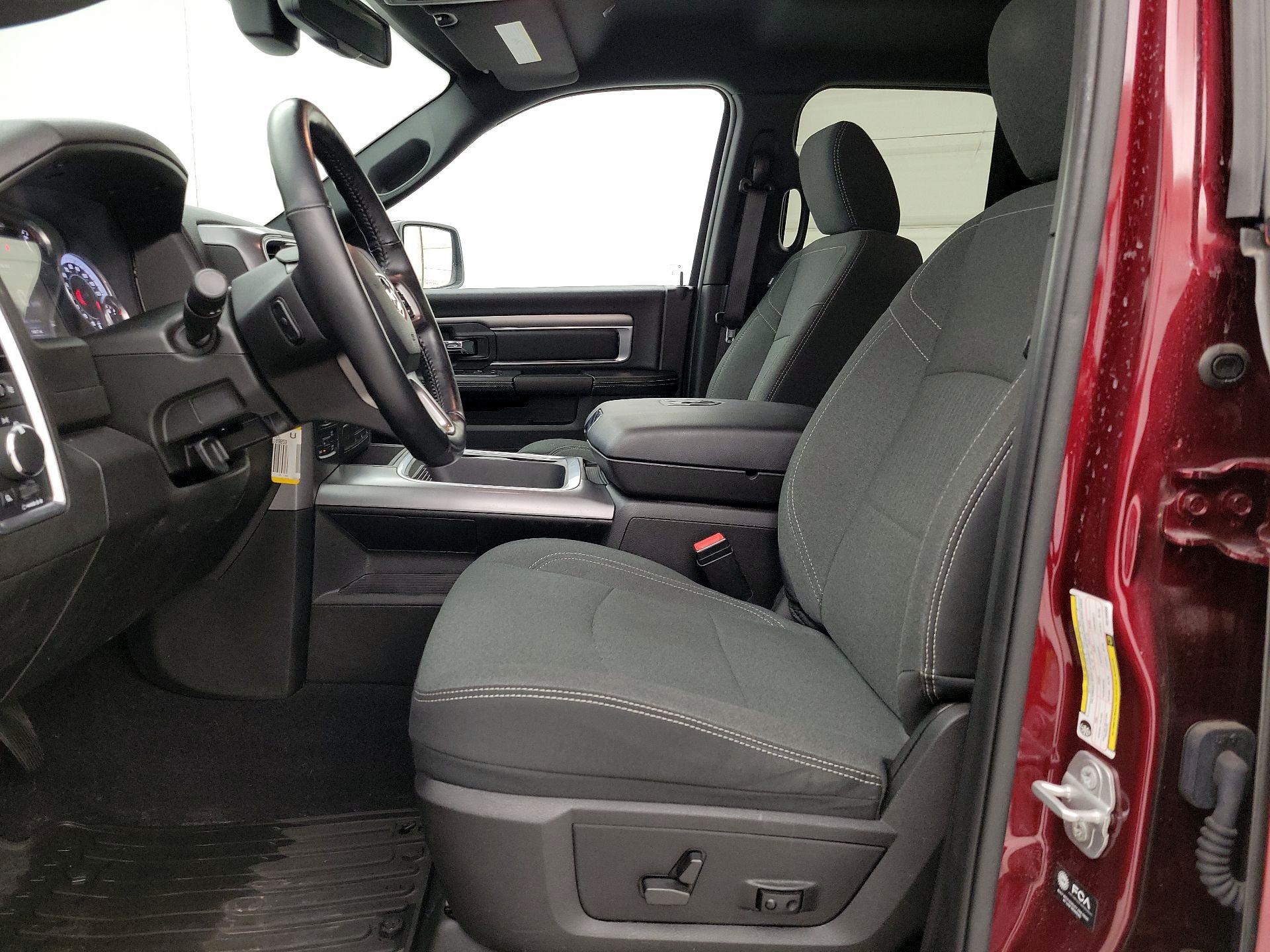 Thumbnail: 2022 RAM 1500 Classic - 11