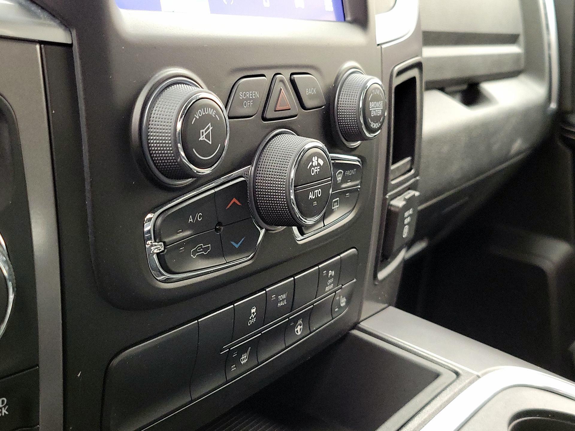 Thumbnail: 2022 RAM 1500 Classic - 16