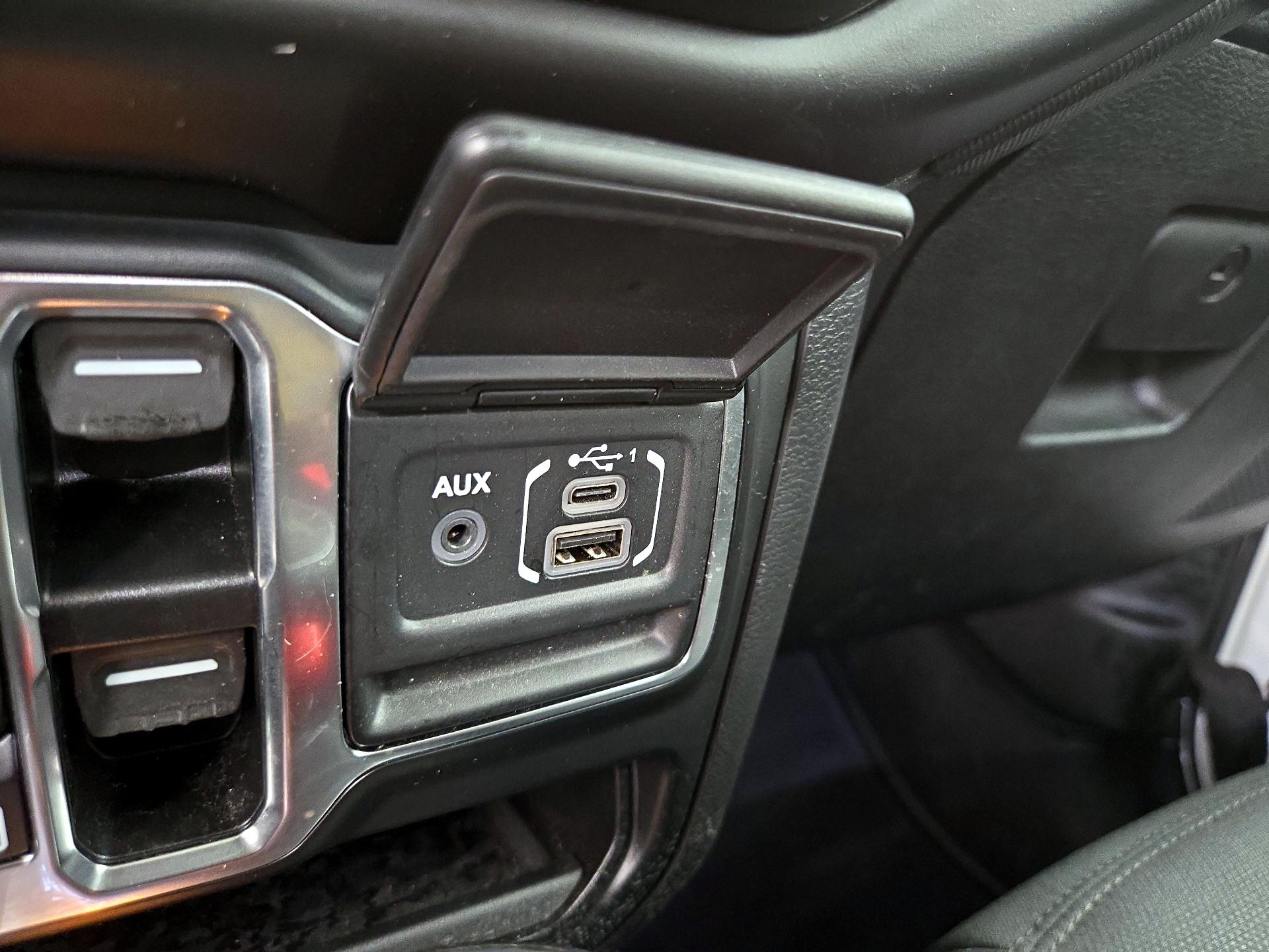 Thumbnail: 2021 Jeep Wrangler - 18