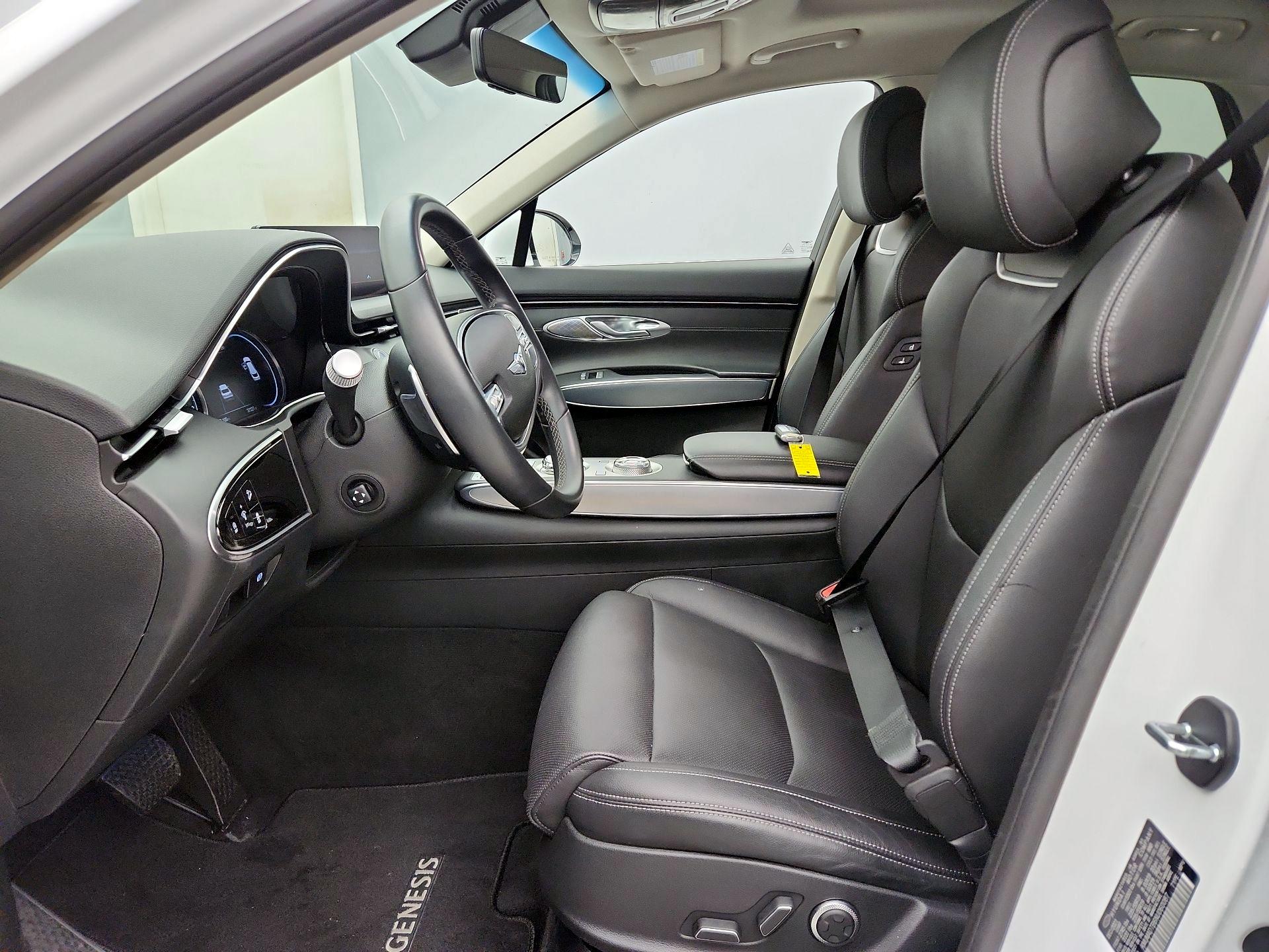 Thumbnail: 2022 Genesis GV70 - 11