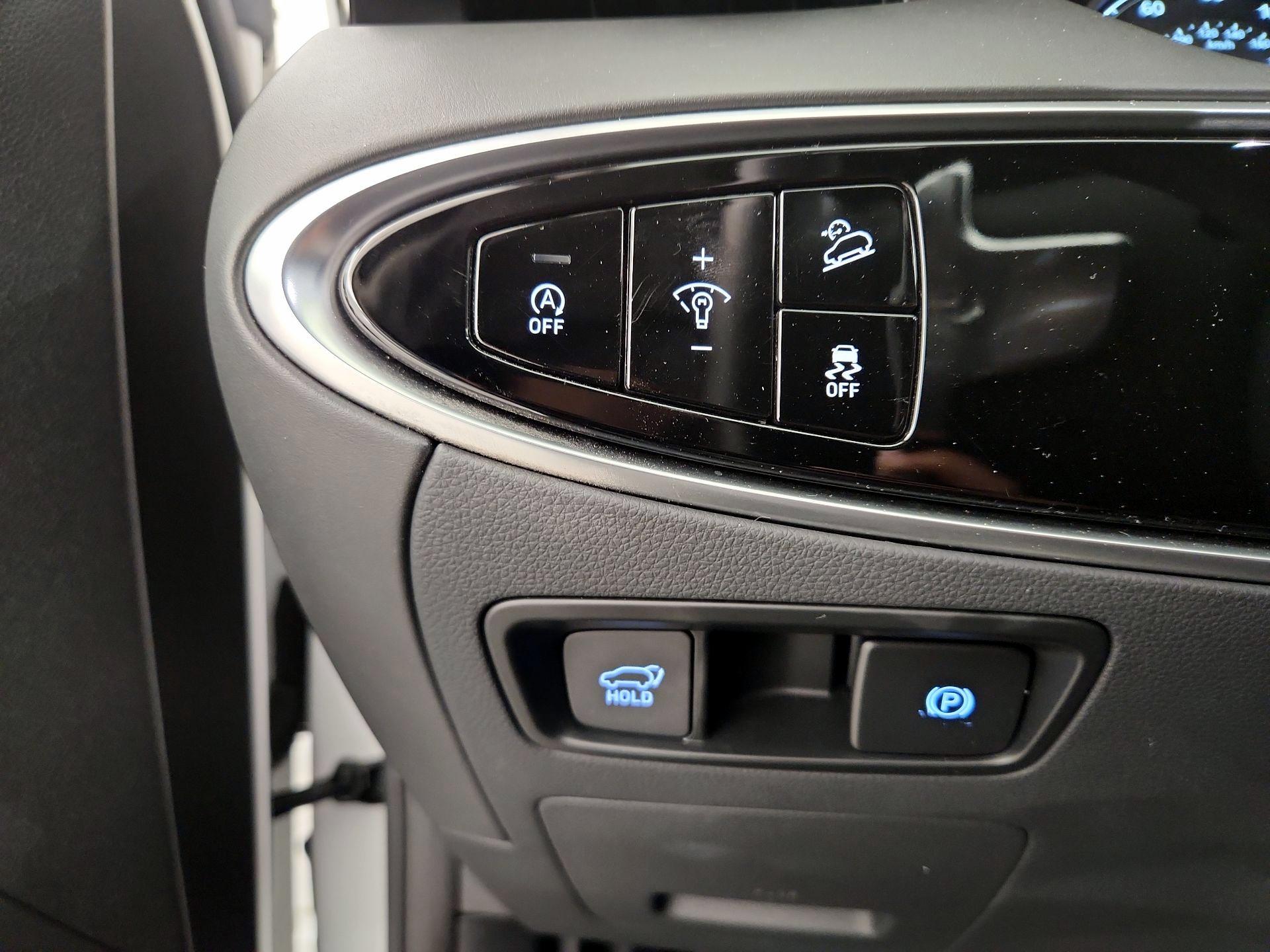 Thumbnail: 2022 Genesis GV70 - 13