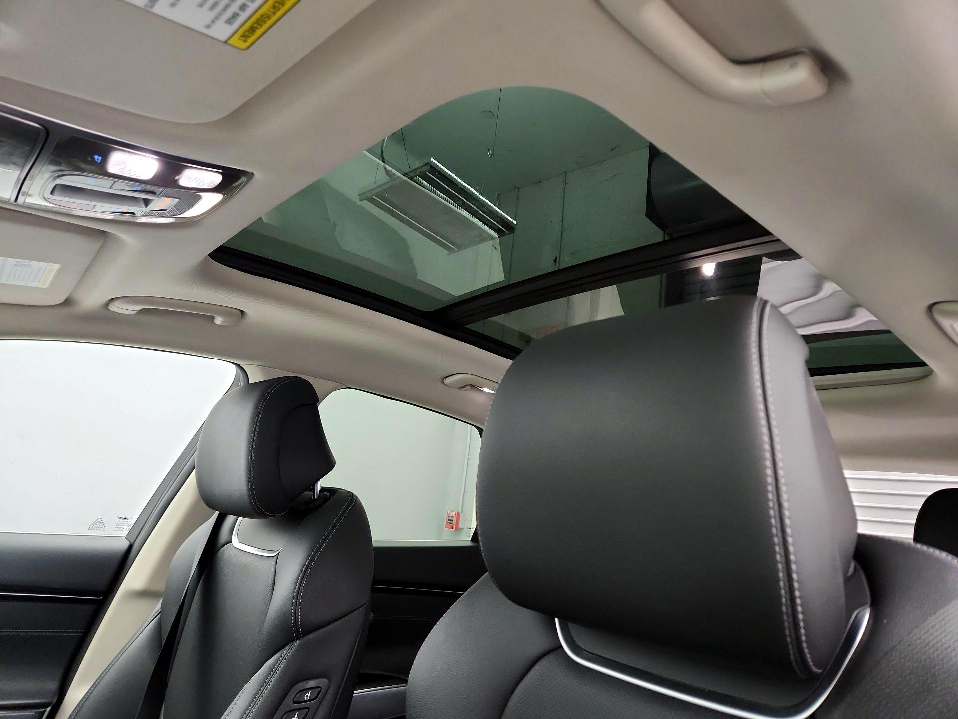 Thumbnail: 2022 Genesis GV70 - 20