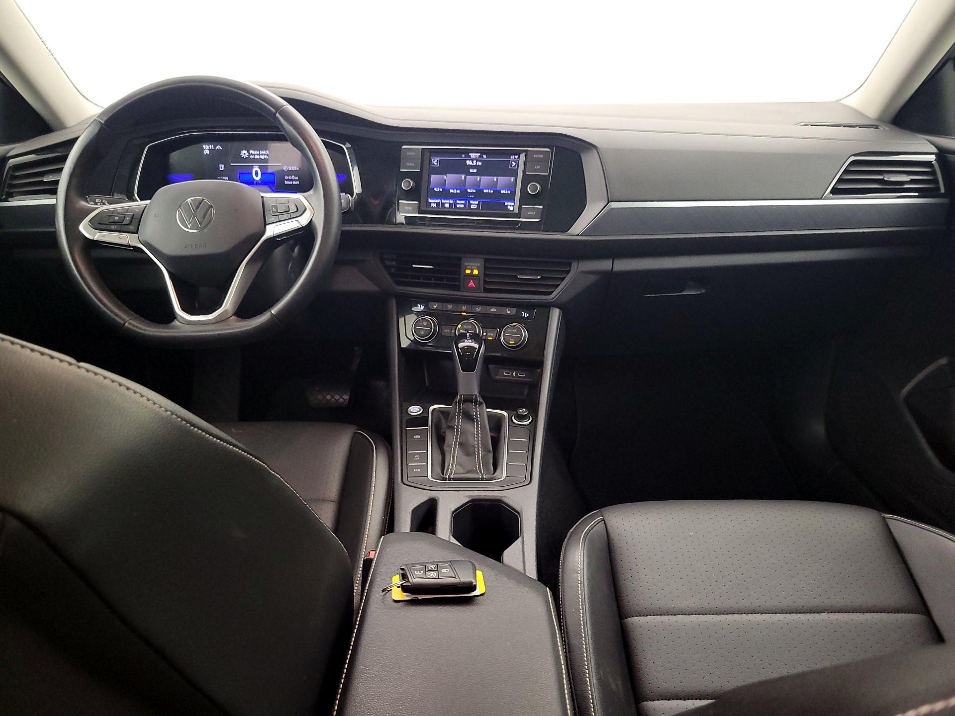 Thumbnail: 2024 Volkswagen Jetta - 9