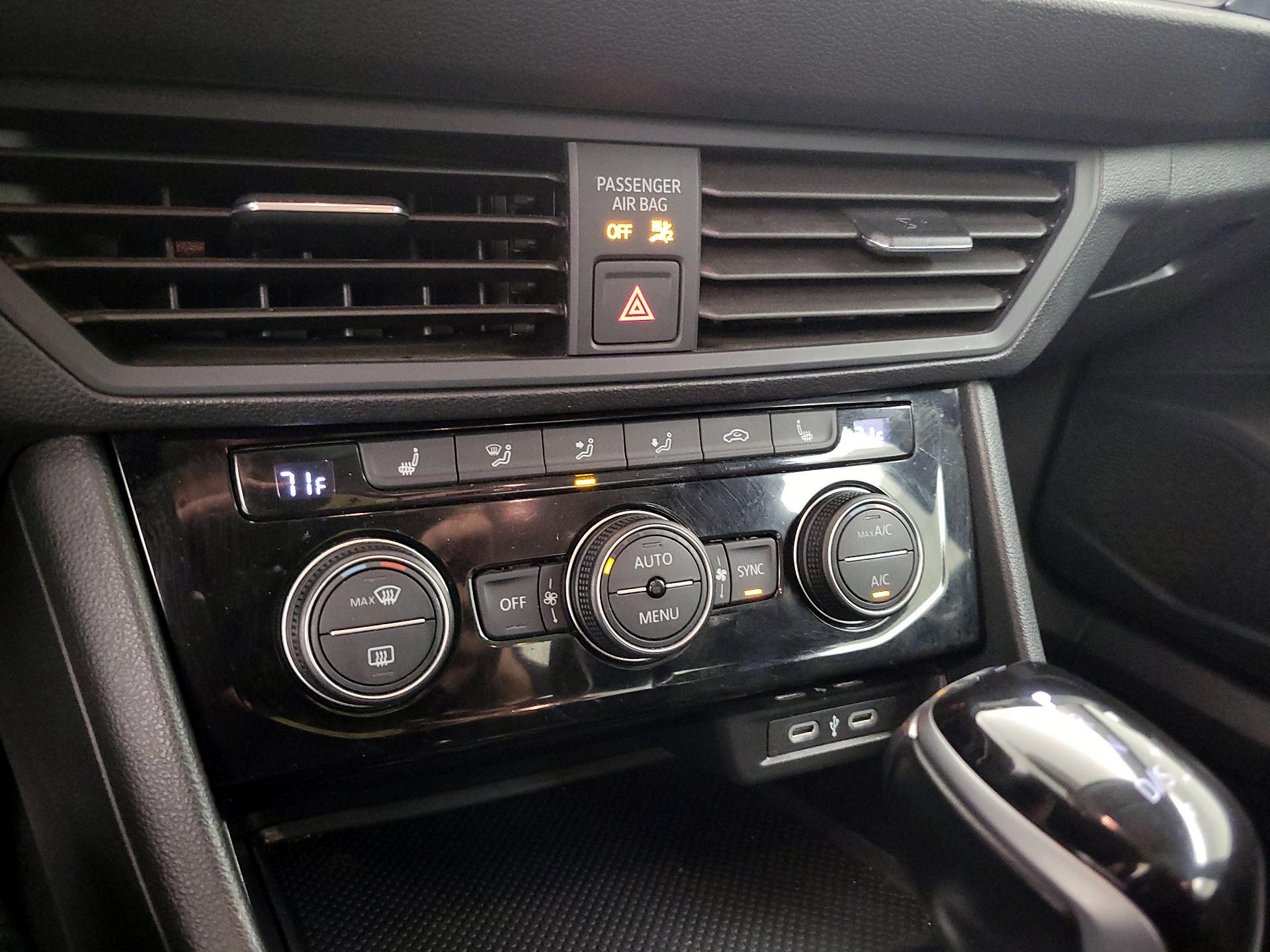 Thumbnail: 2024 Volkswagen Jetta - 16