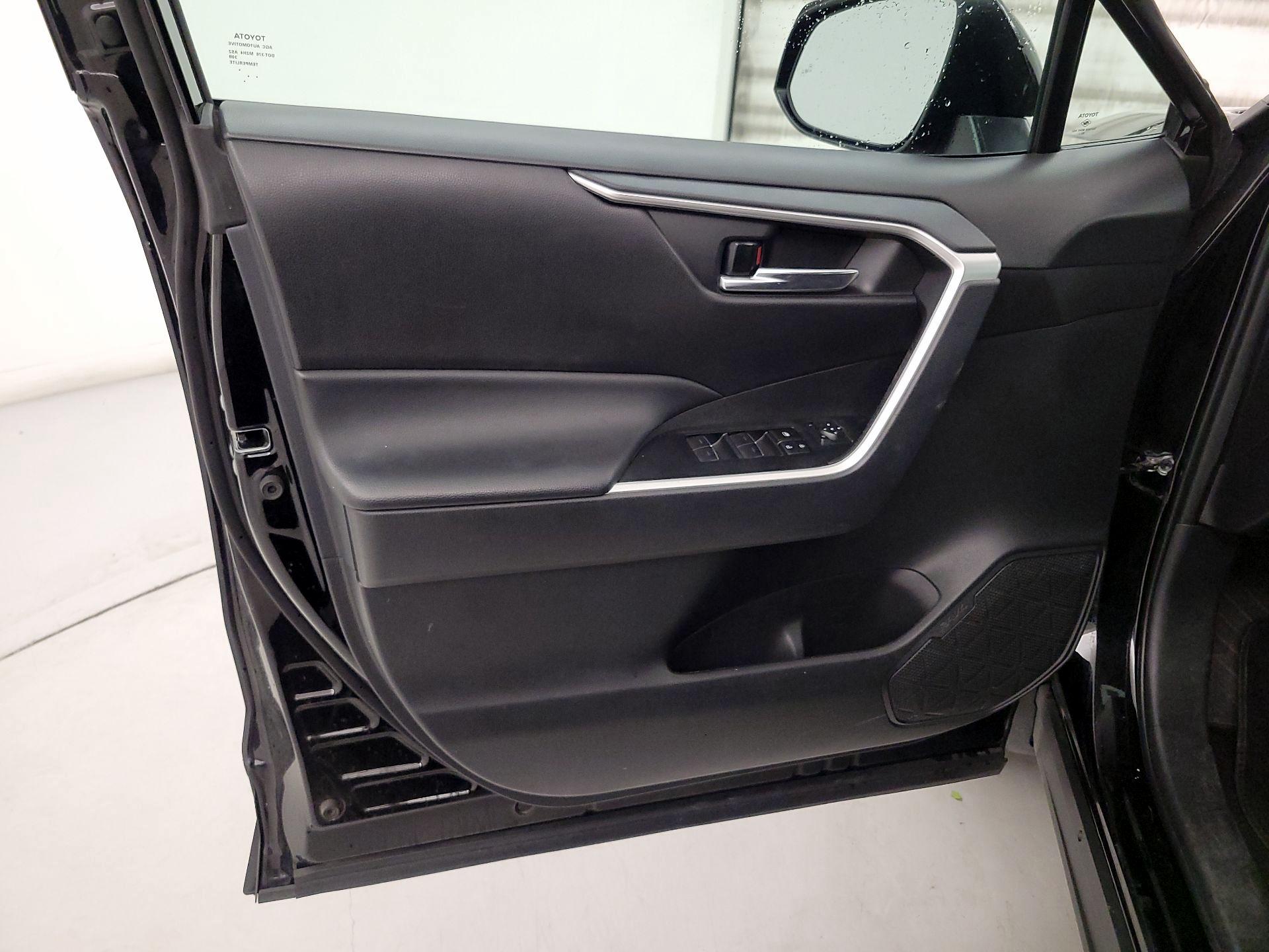 Thumbnail: 2024 Toyota RAV4 - 12