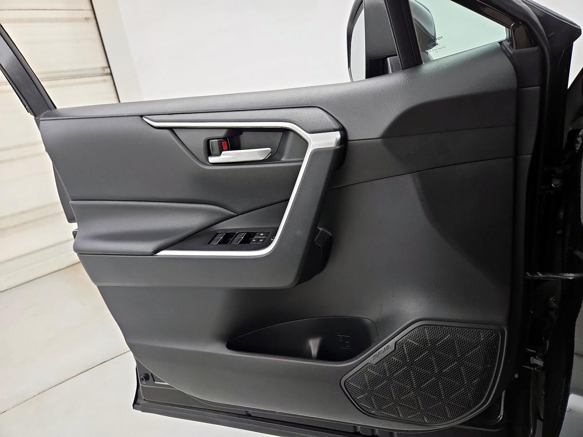 Thumbnail: 2023 Toyota RAV4 - 12