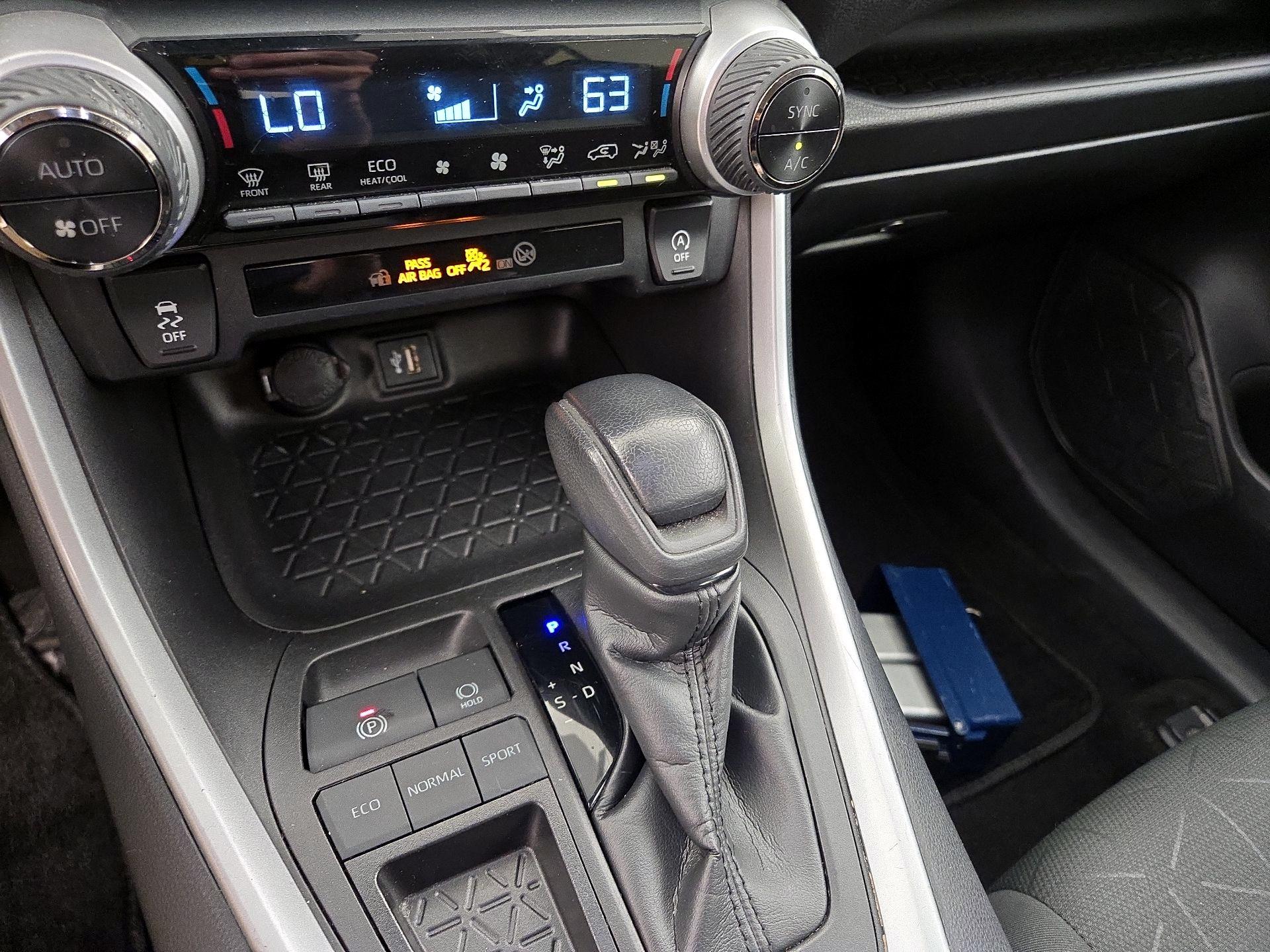 Thumbnail: 2023 Toyota RAV4 - 17