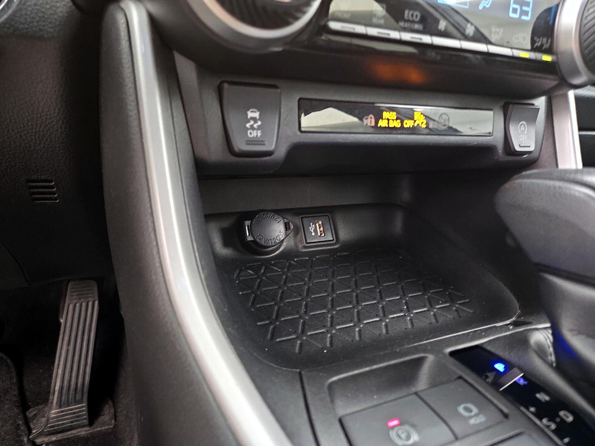 Thumbnail: 2023 Toyota RAV4 - 18