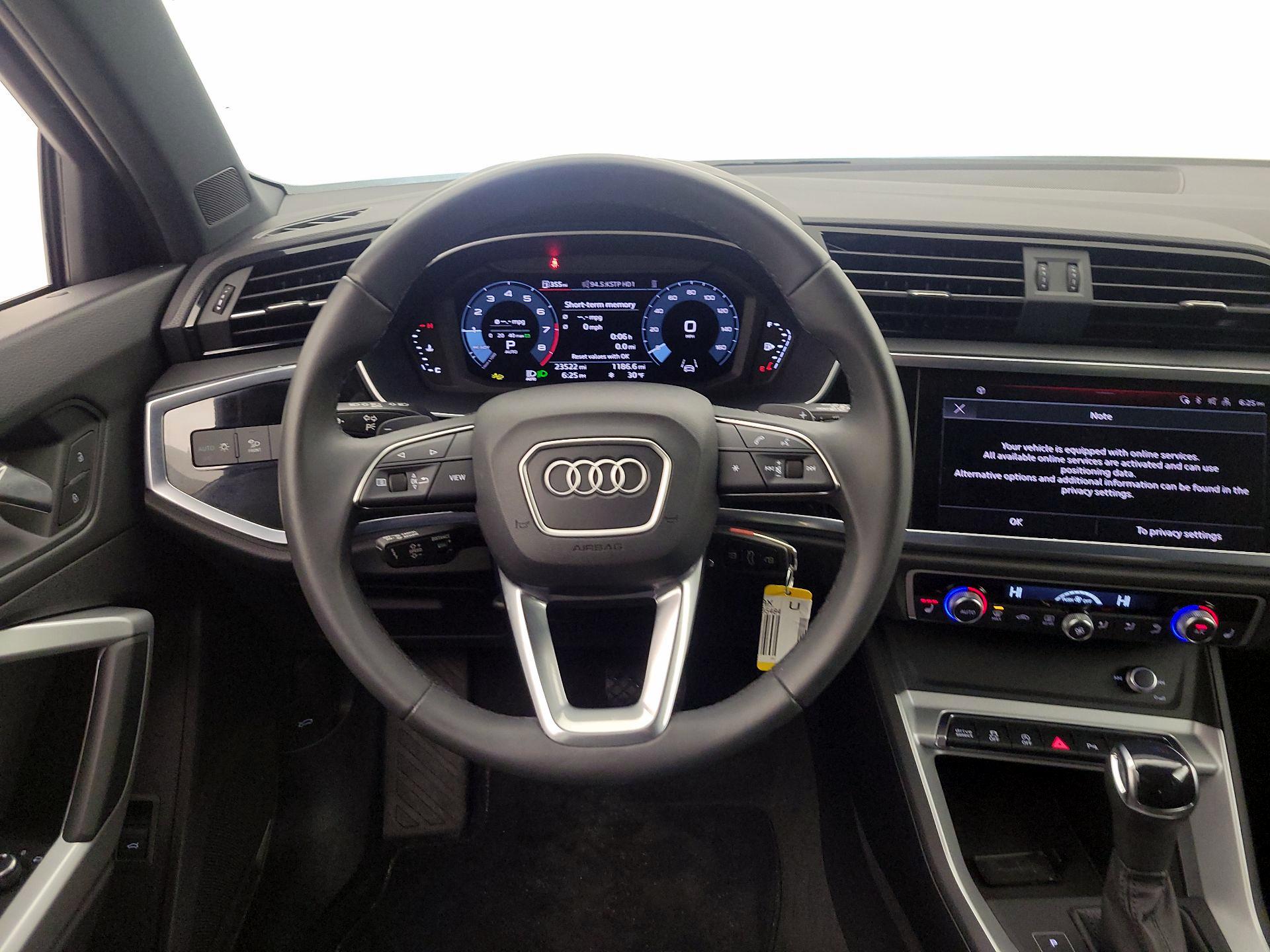 Thumbnail: 2025 Audi Q3 - 10